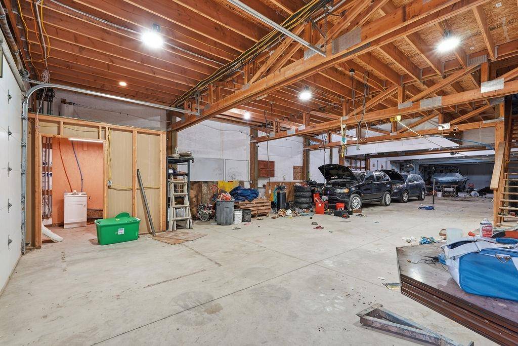 1405 W HALF MOON Rd, Colbert, WA 99005