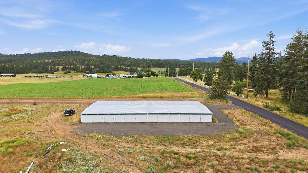 1405 W HALF MOON Rd, Colbert, WA 99005