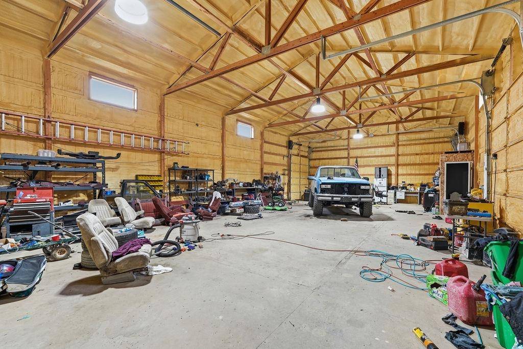 1405 W HALF MOON Rd, Colbert, WA 99005