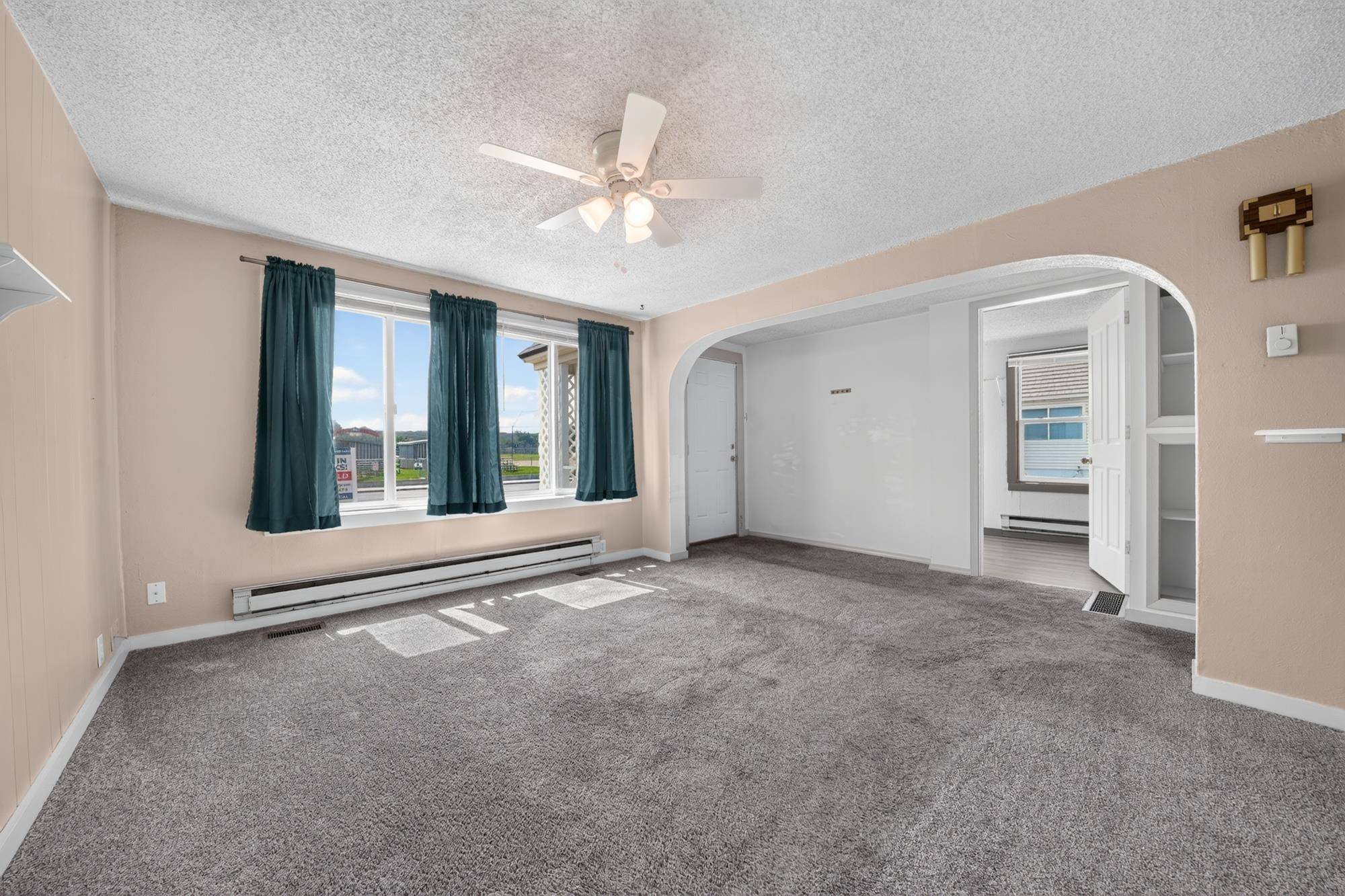 8915 E Grace Ave, Millwood, WA 99212