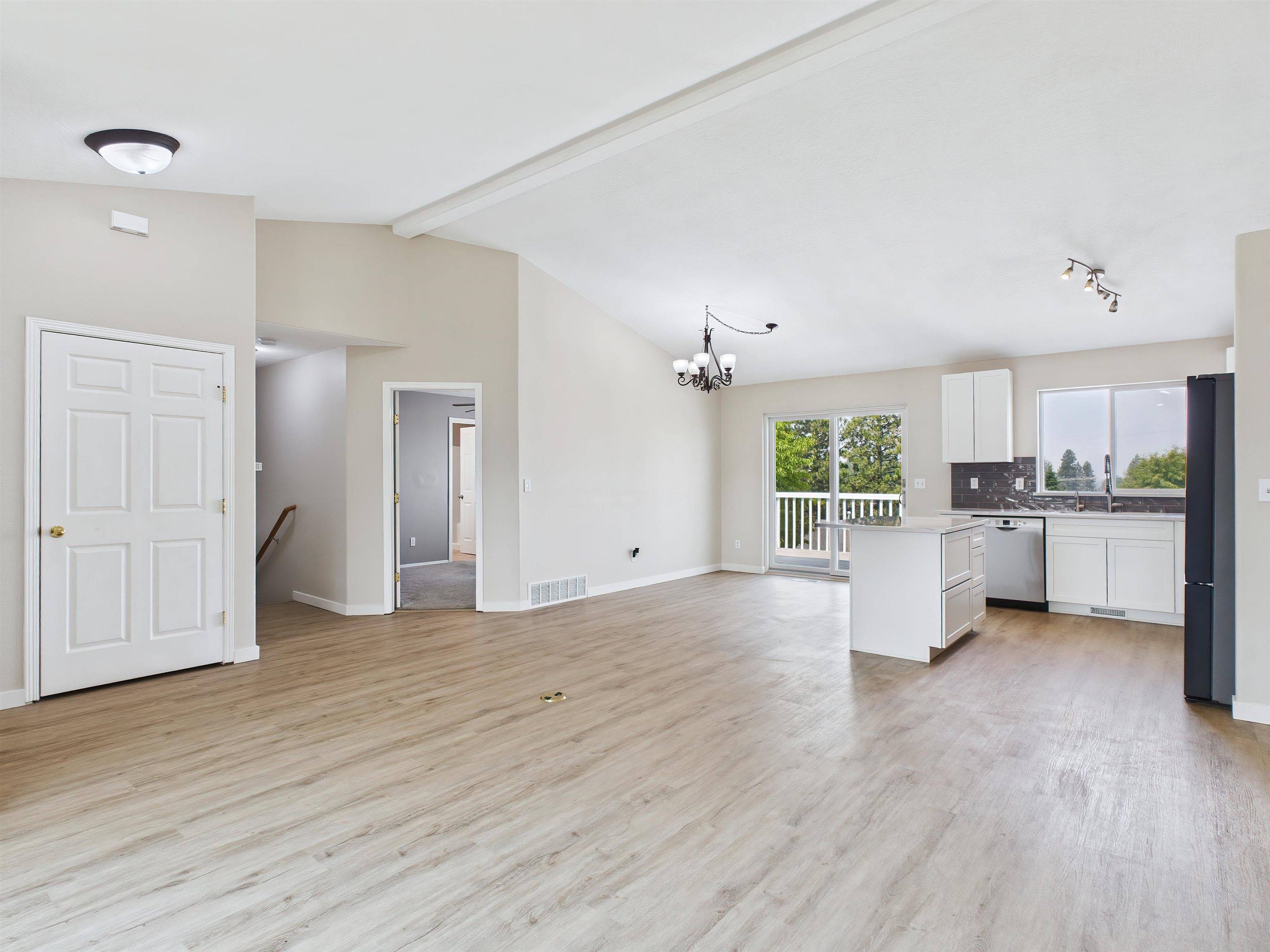 8418 E Bull Pine Ln, Spokane, WA 99217