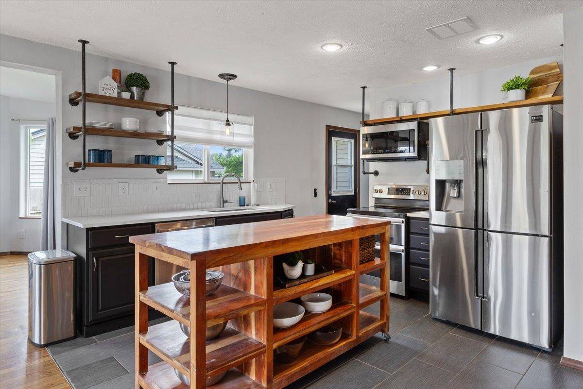 3924 N SUNDERLAND Ct, Spokane Valley, WA 99206