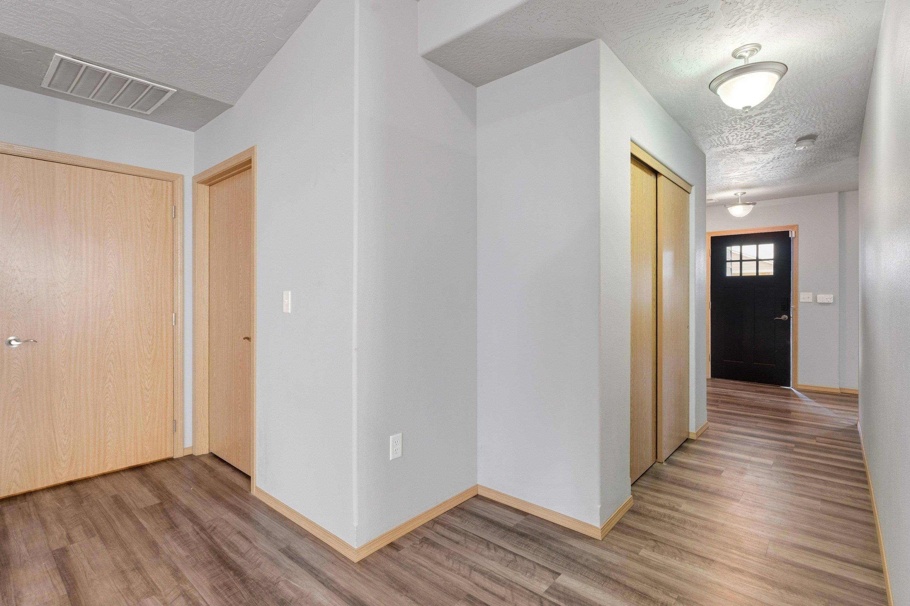 625 E Canterbury Ln, Colbert, WA 99005