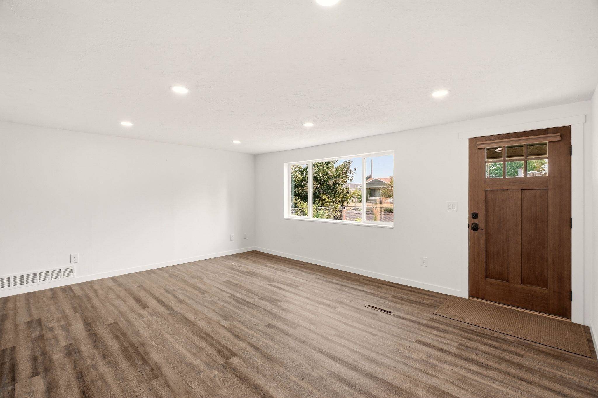 1317 E Decatur Ave, Spokane, WA 99208-3632