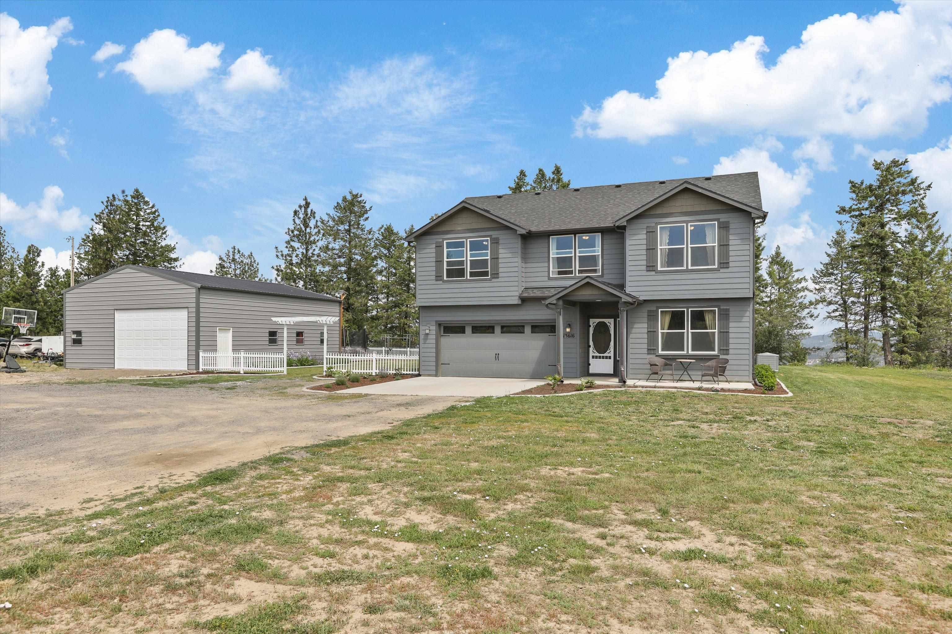 13616 W Pine Bluff Rd, Nine Mile Falls, WA 99026