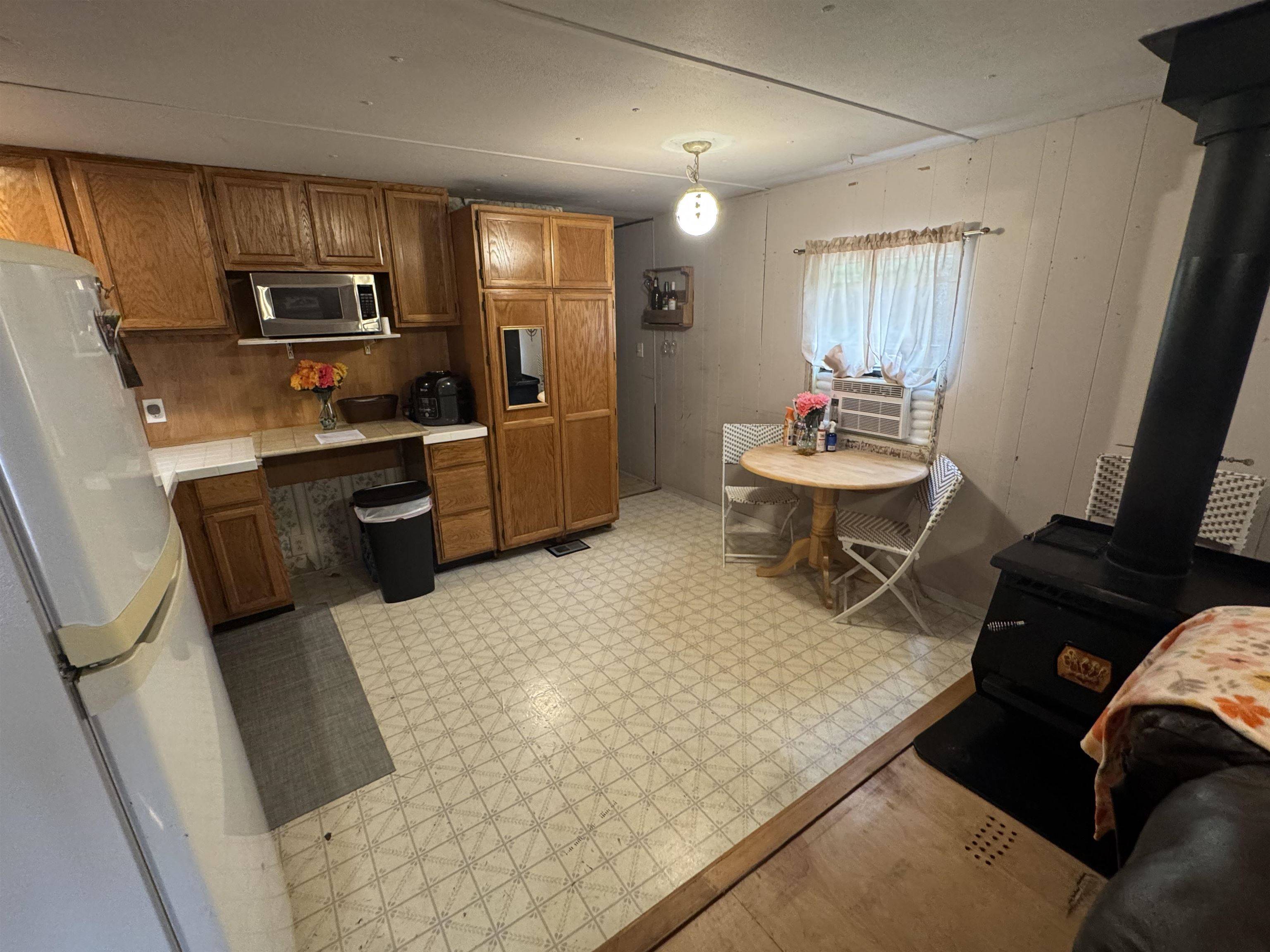 1319 Kings Lake Rd, Usk, WA 99180