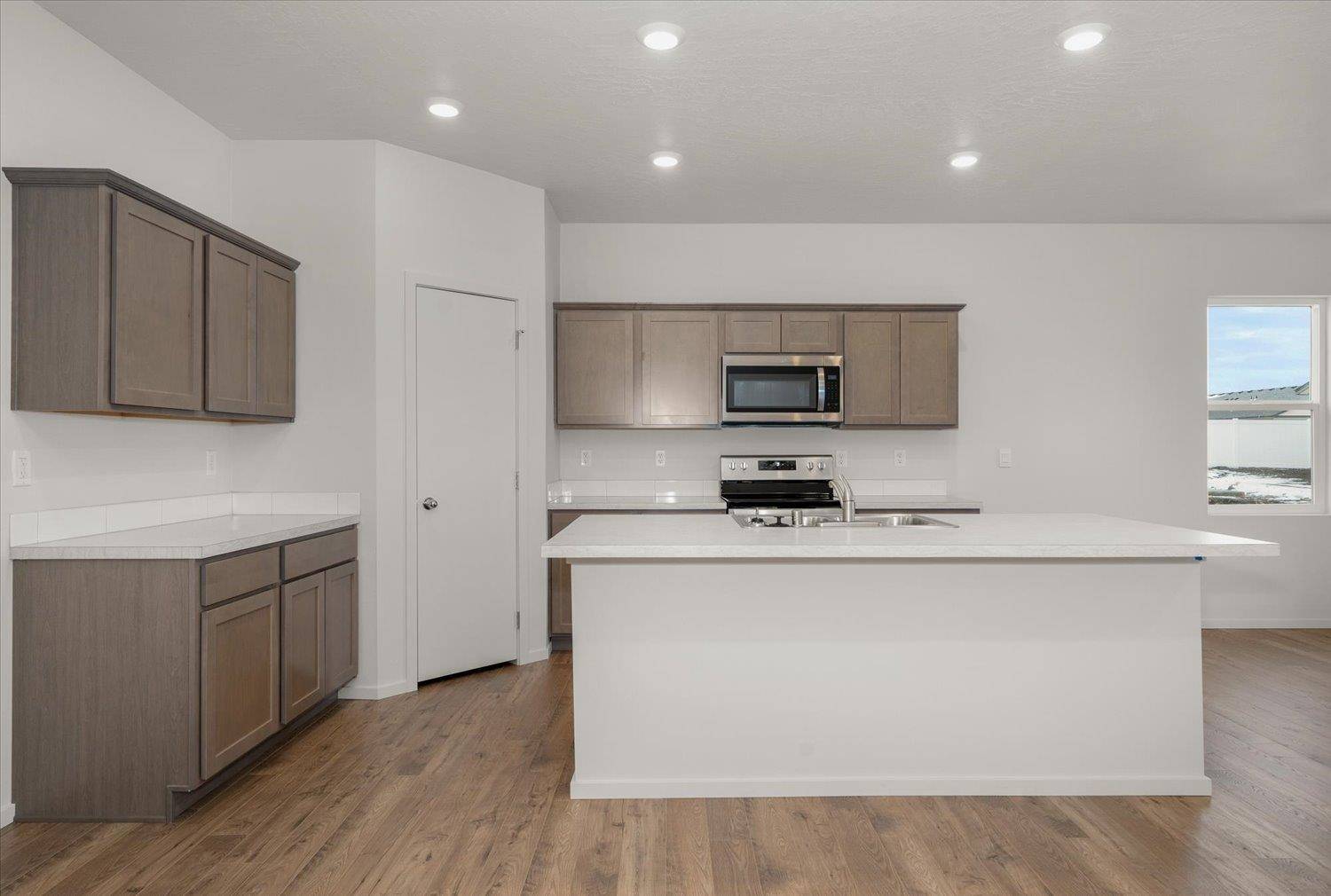13529 W Sprague Ave, Airway Heights, WA 99001
