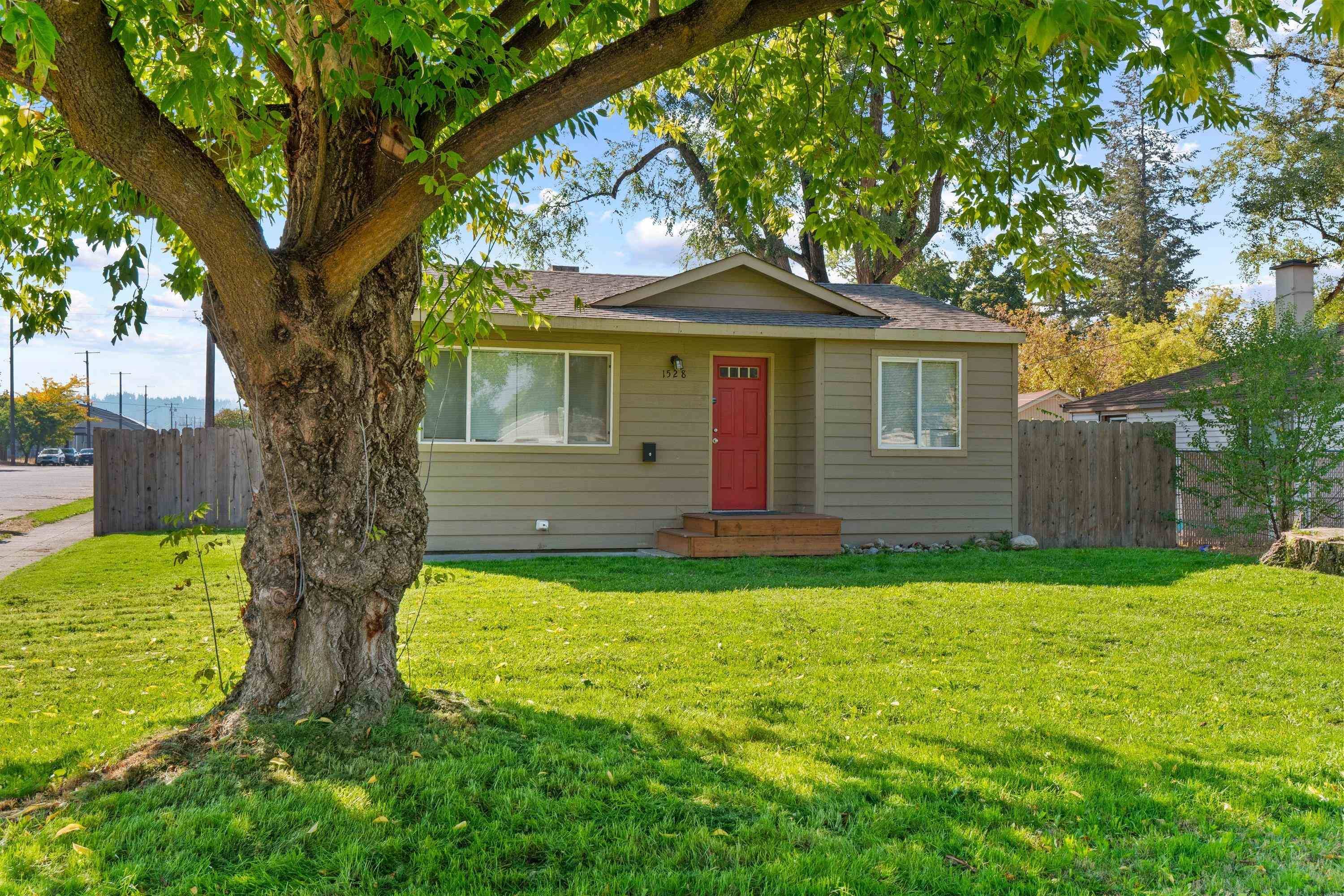 1528 E Cataldo Ave, Spokane, WA 99202