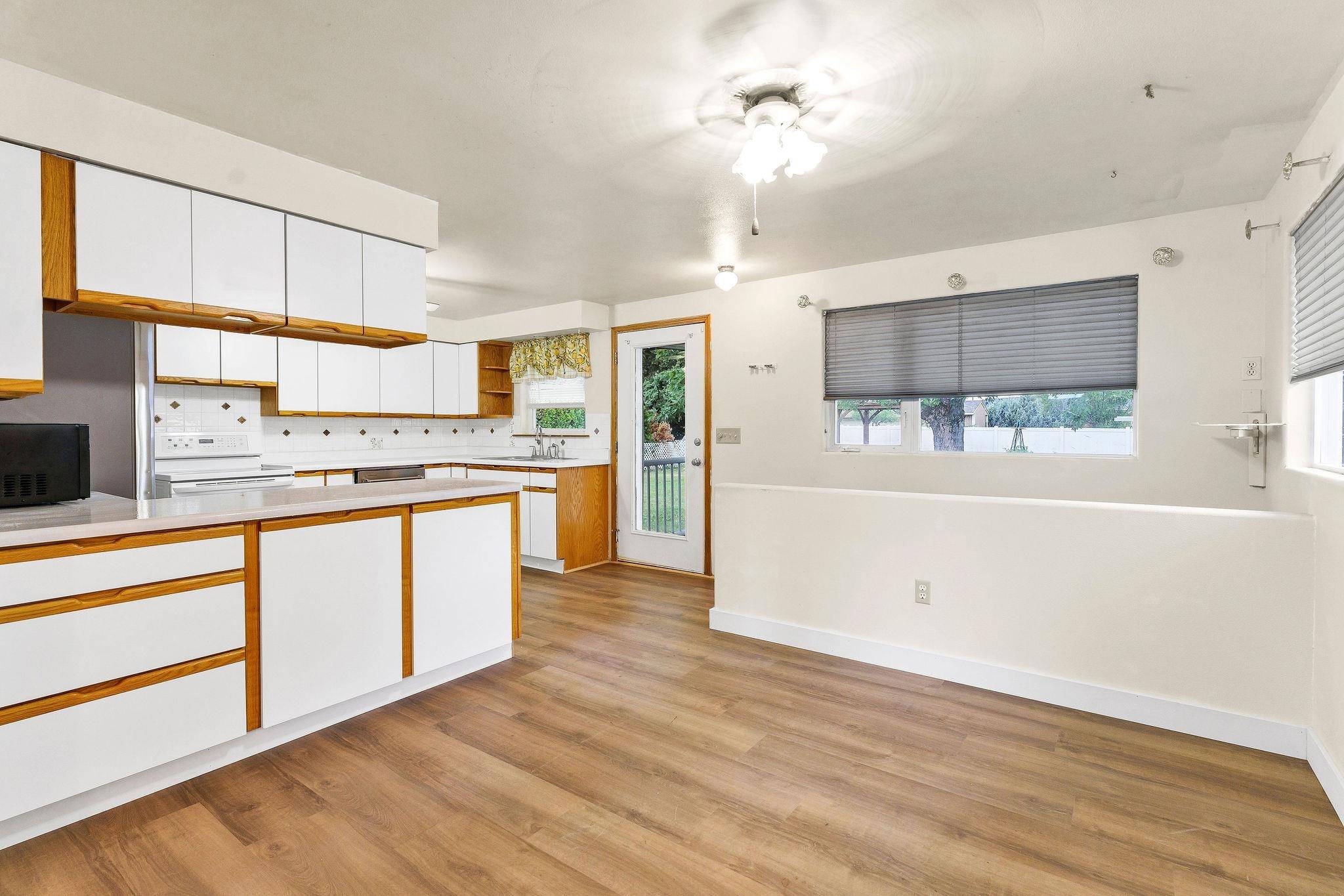 915 N Bowdish Rd, Spokane Valley, WA 99206