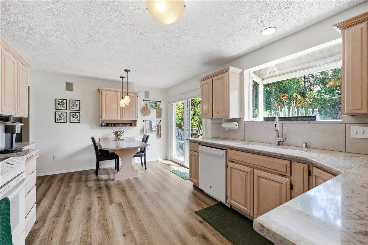 5225 S Madelia St, Spokane, WA 99223