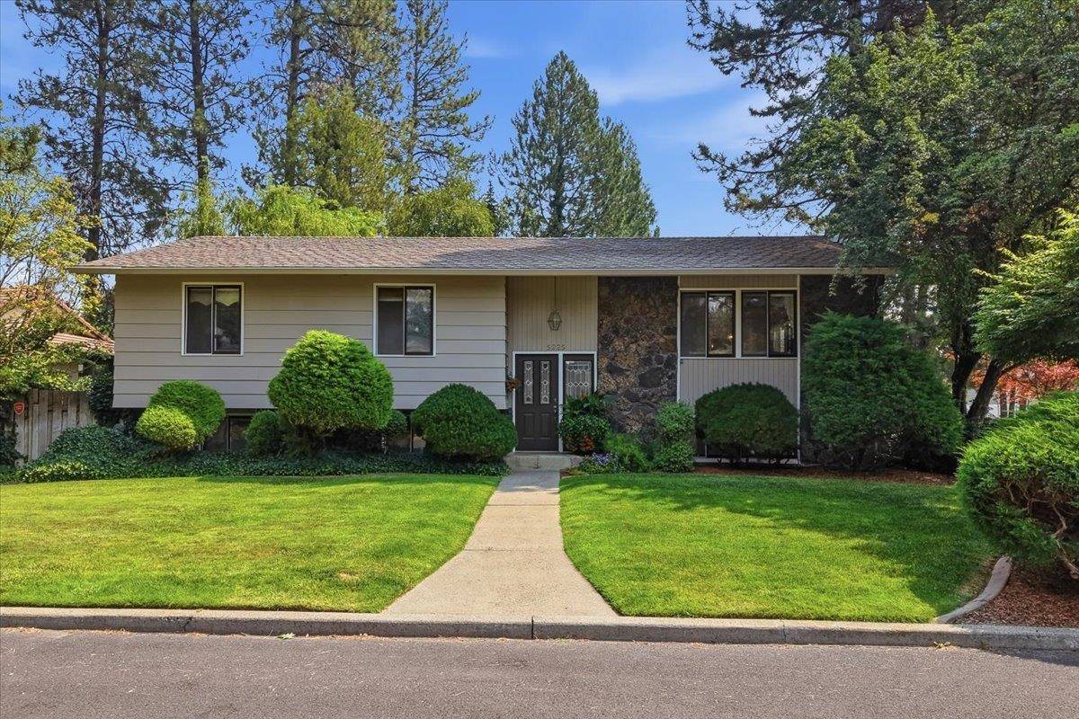 5225 S Madelia St, Spokane, WA 99223