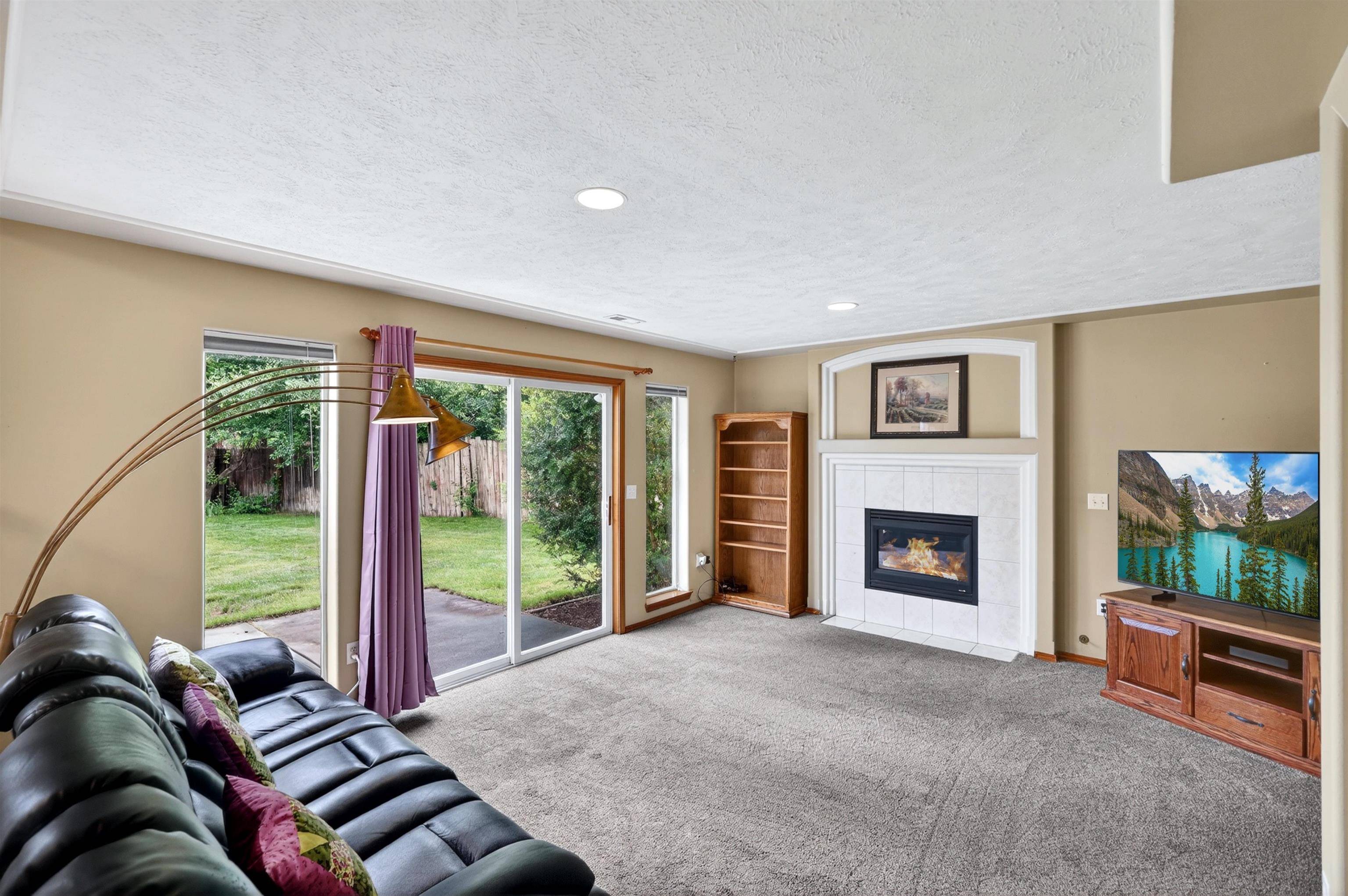 9920 N Parkside Dr, Nine Mile Falls, WA 99026