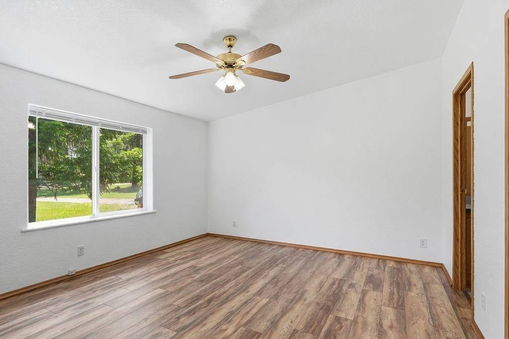 4113 Swallows Rd, Loon Lake, WA 99148