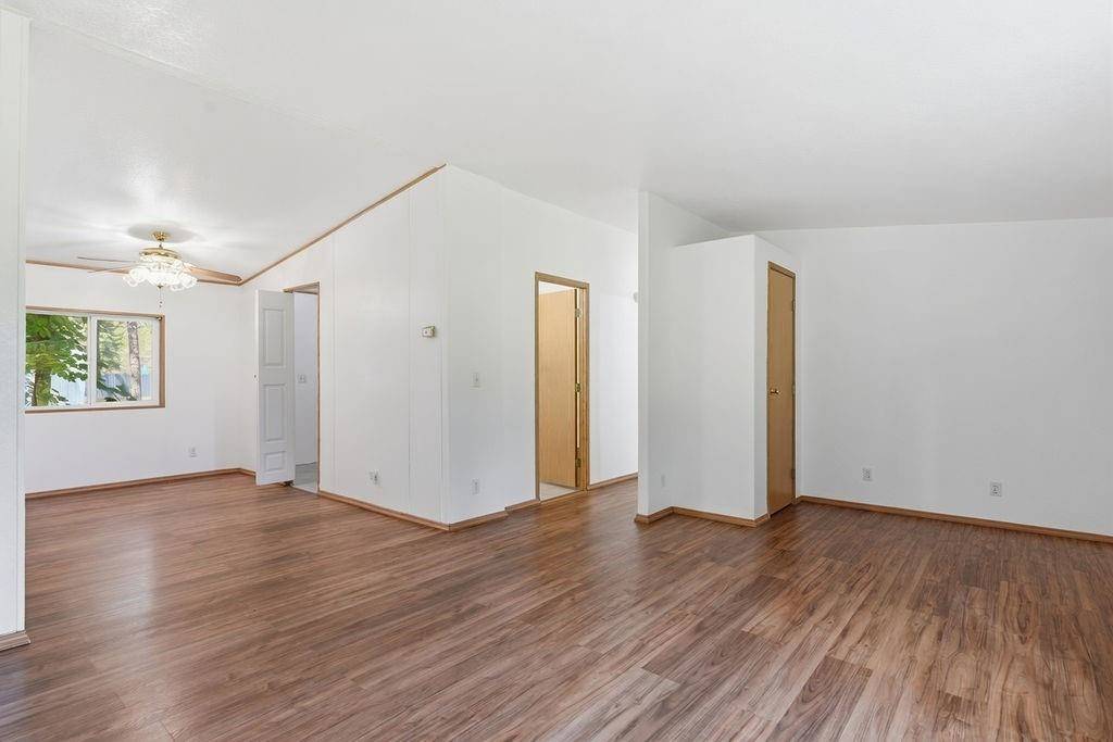 4113 Swallows Rd, Loon Lake, WA 99148