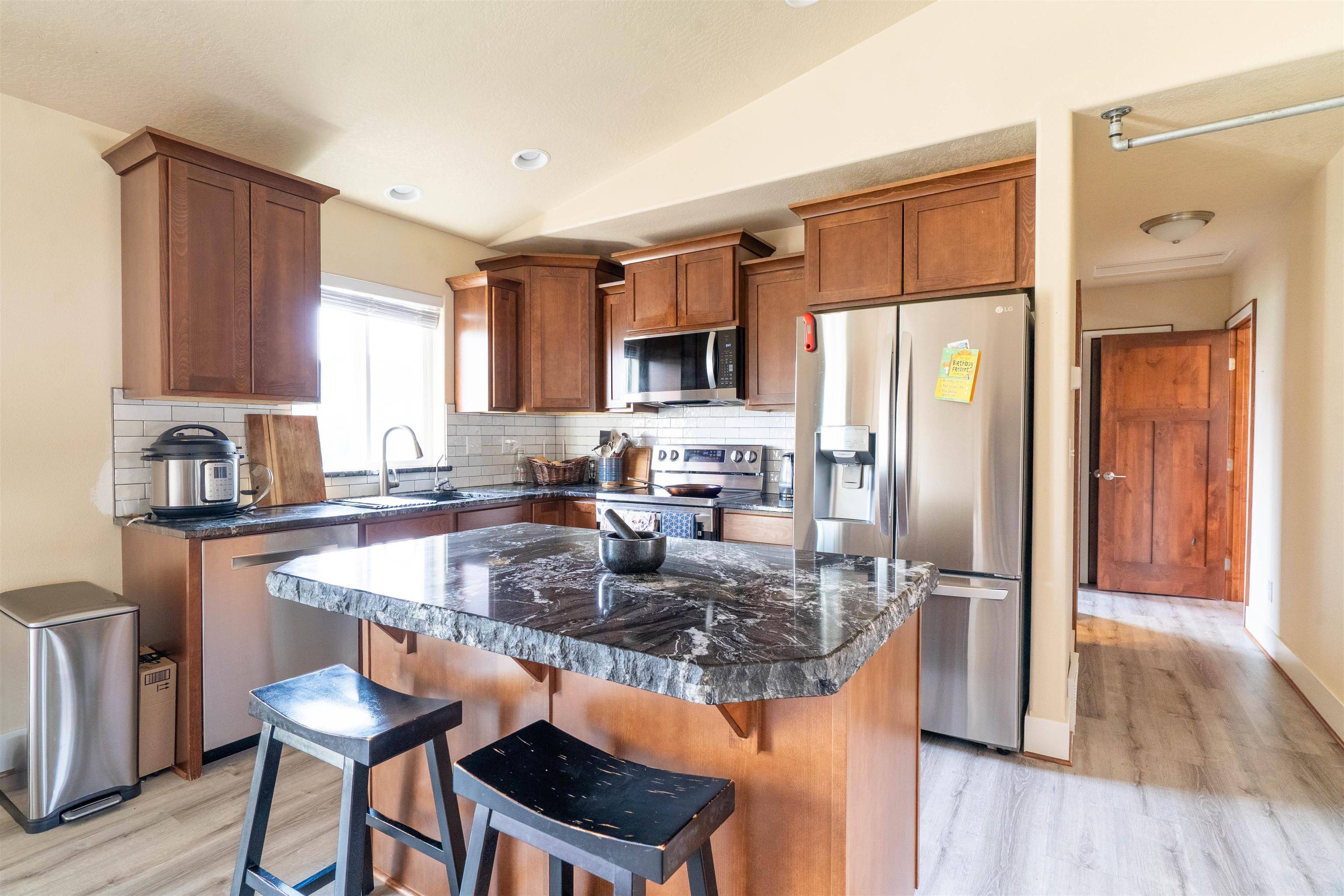 9806 E Hoffman Ct, Spokane, WA 99206