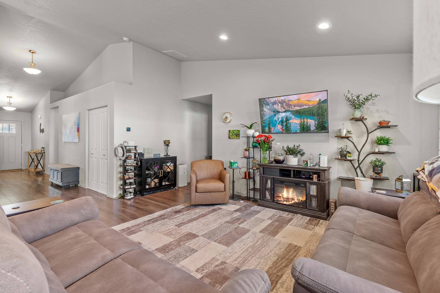 418 N Arc Ct, Spokane Valley, WA 99016