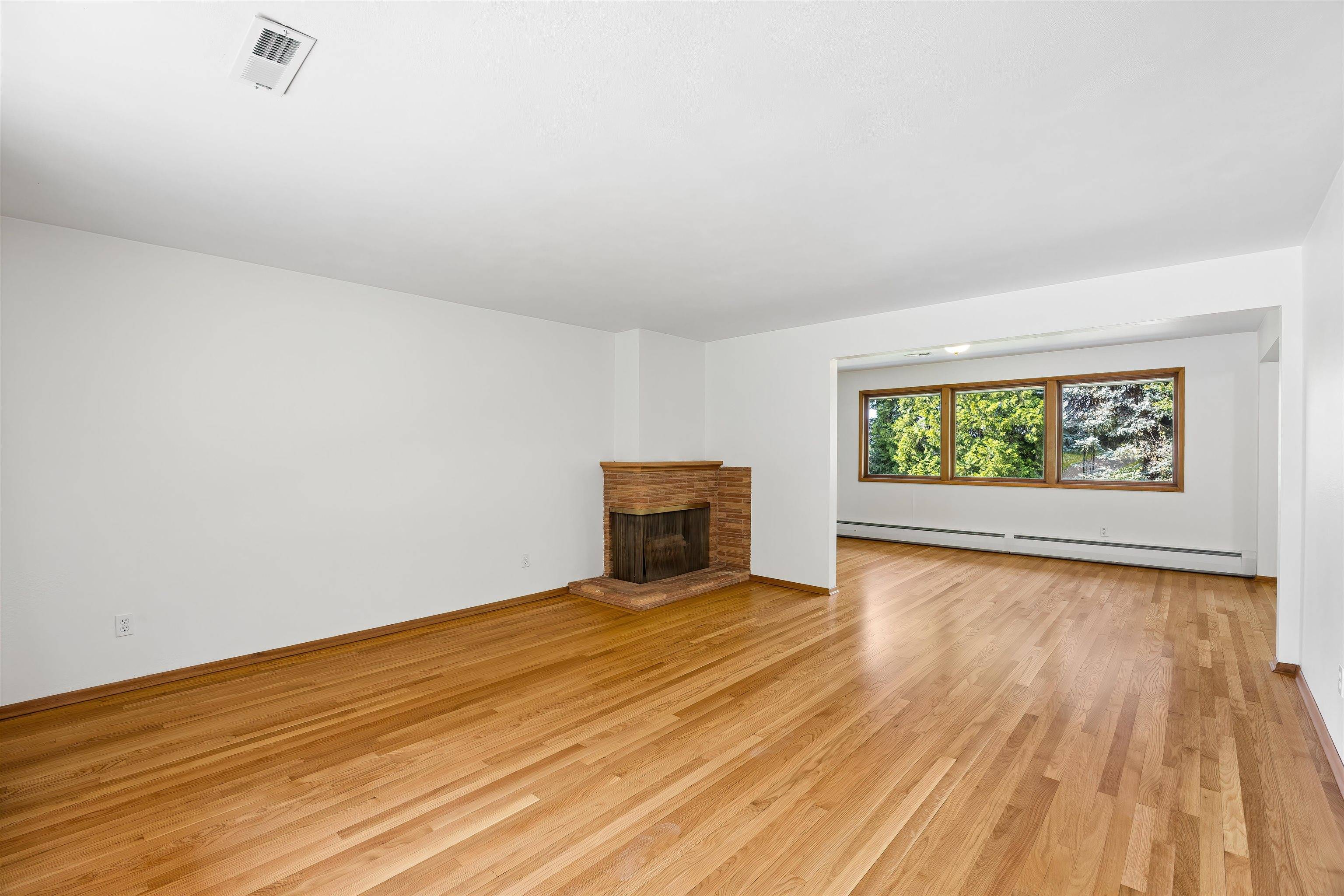 10416 N College Cir, Spokane, WA 99218