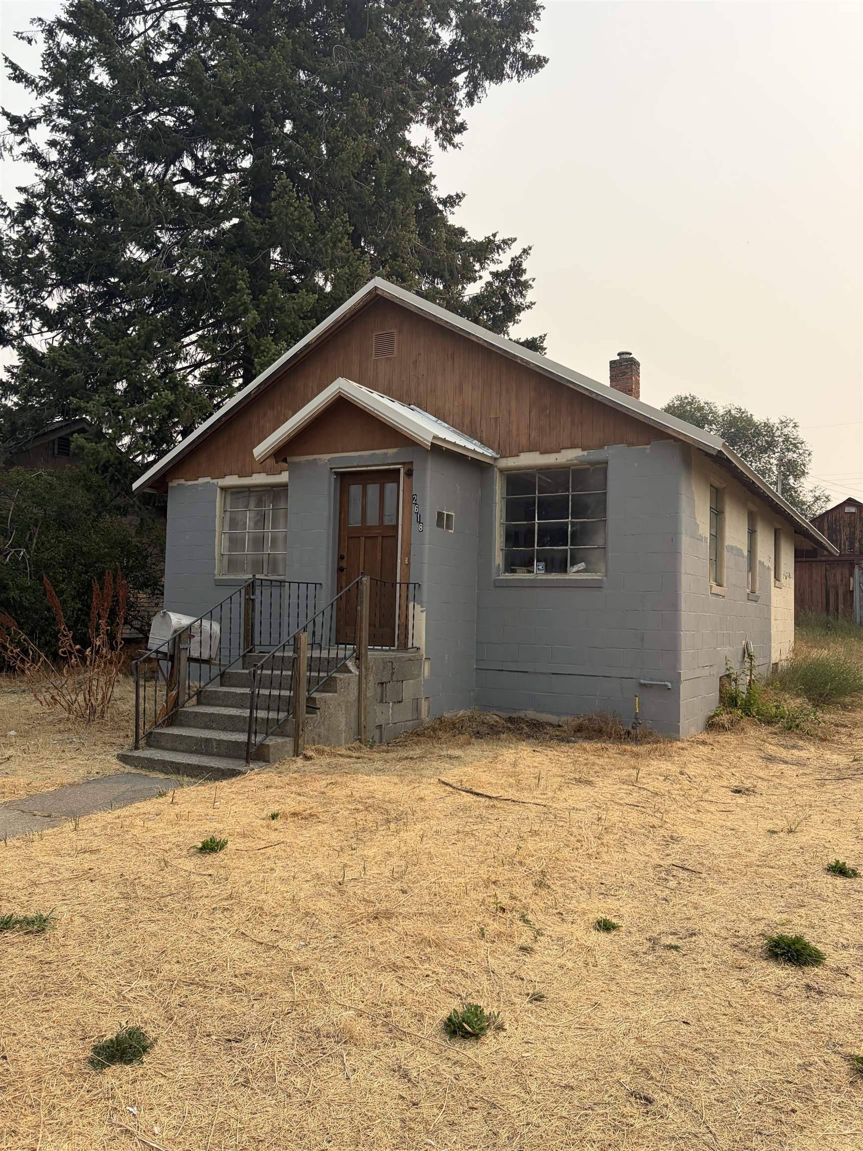 2618 N CRESTLINE St, Spokane, WA 99208