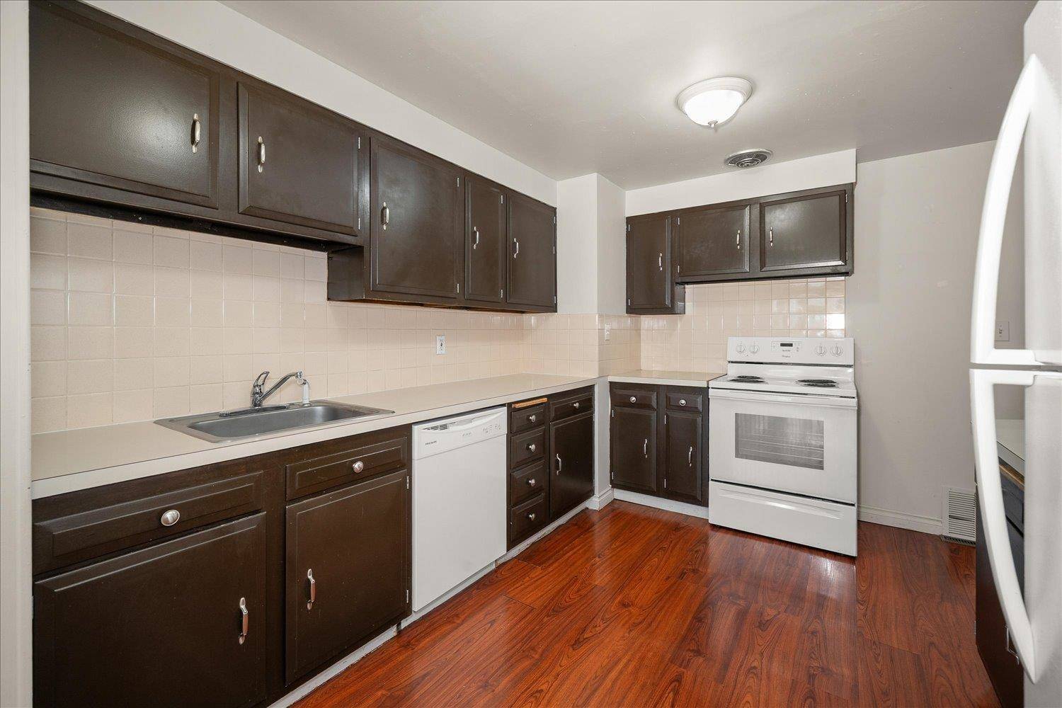 5927 N Cochran St, Spokane, WA 99205