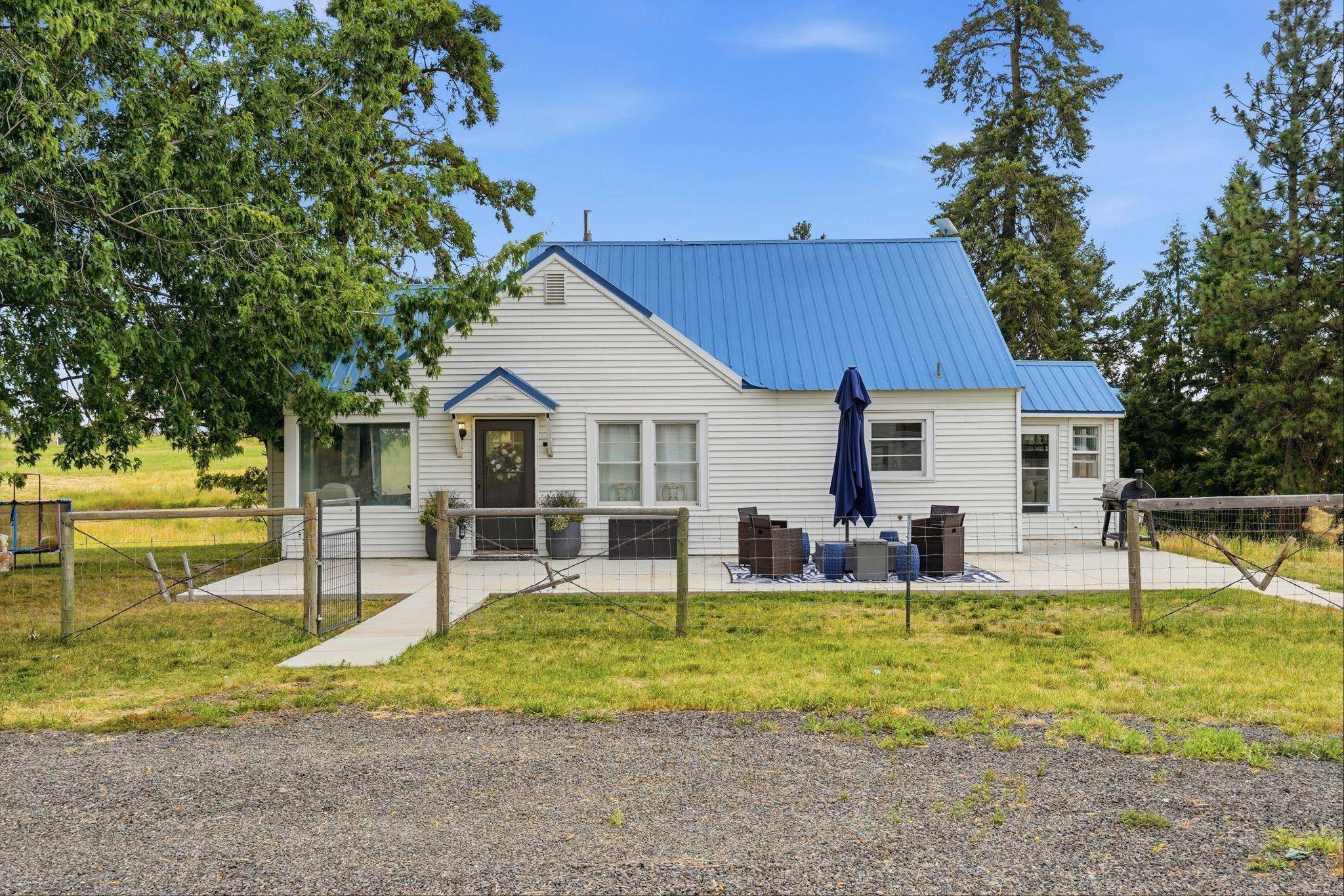 24416 N Orchard Bluff Rd, Chattaroy, WA 99003