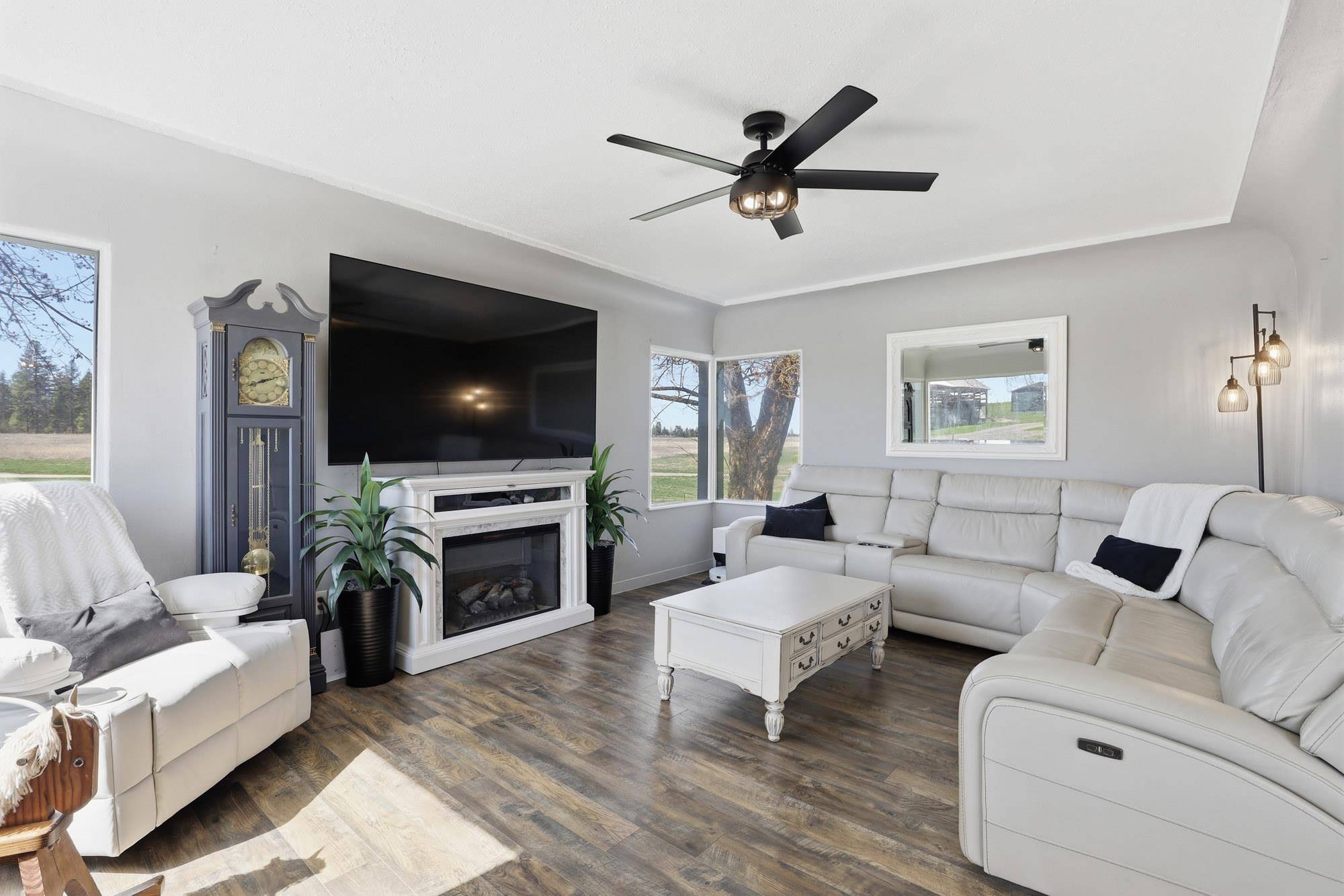 24416 N Orchard Bluff Rd, Chattaroy, WA 99003
