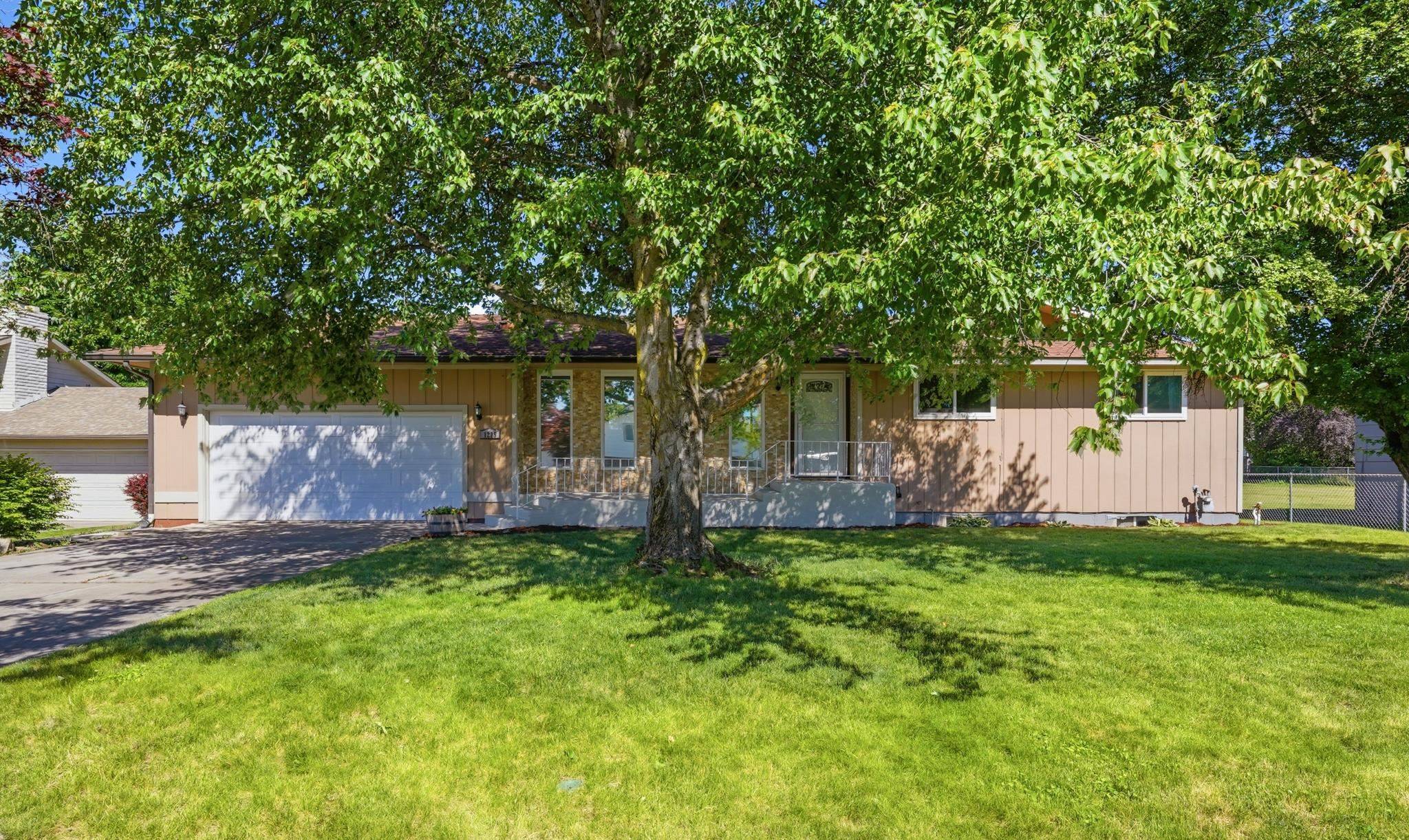 1225 S Woodlawn Rd, Spokane Valley, WA 99216