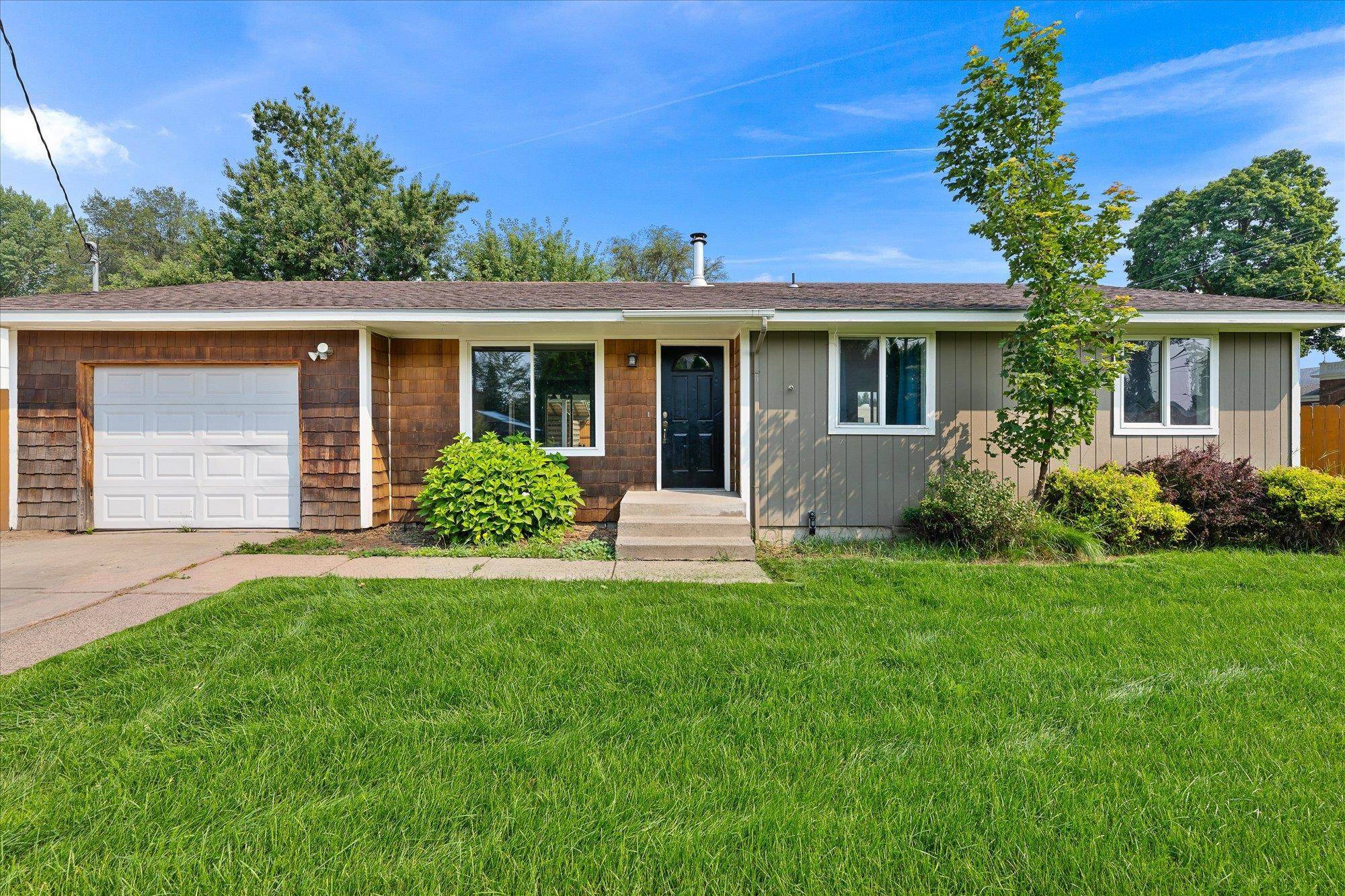 6 W 4th Ave, Deer Park, WA 99006