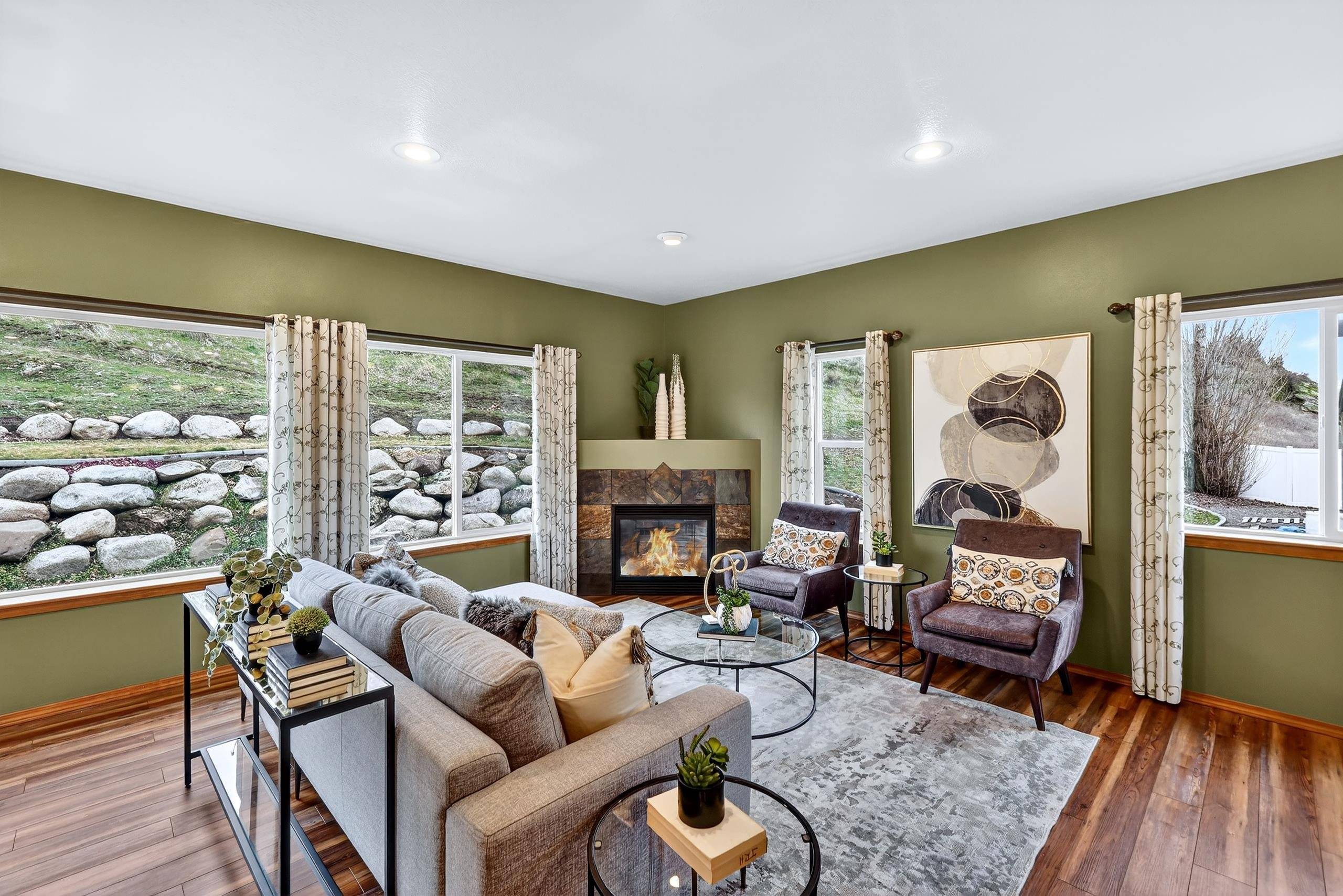1003 S Henry Rd, Greenacres, WA 99016