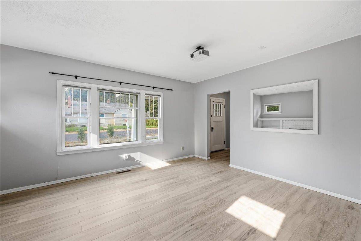 826 E 34th Ave, Spokane, WA 99203