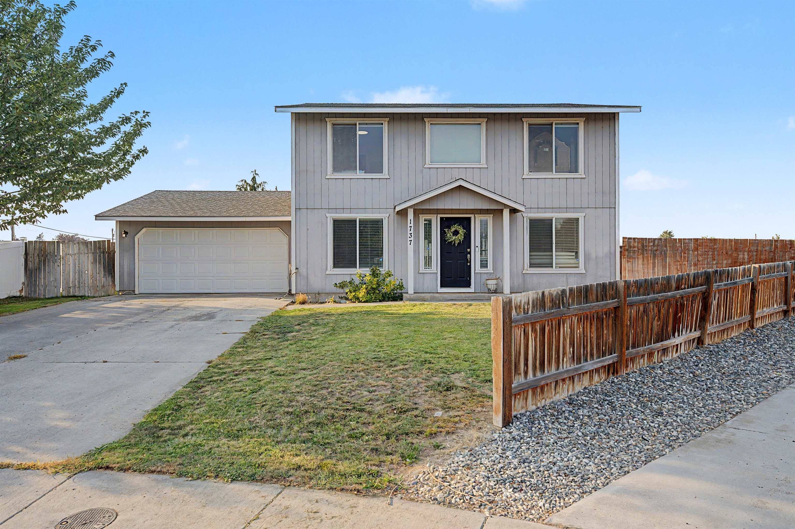 1737 W Mockingbird St, Moses Lake, WA 98837