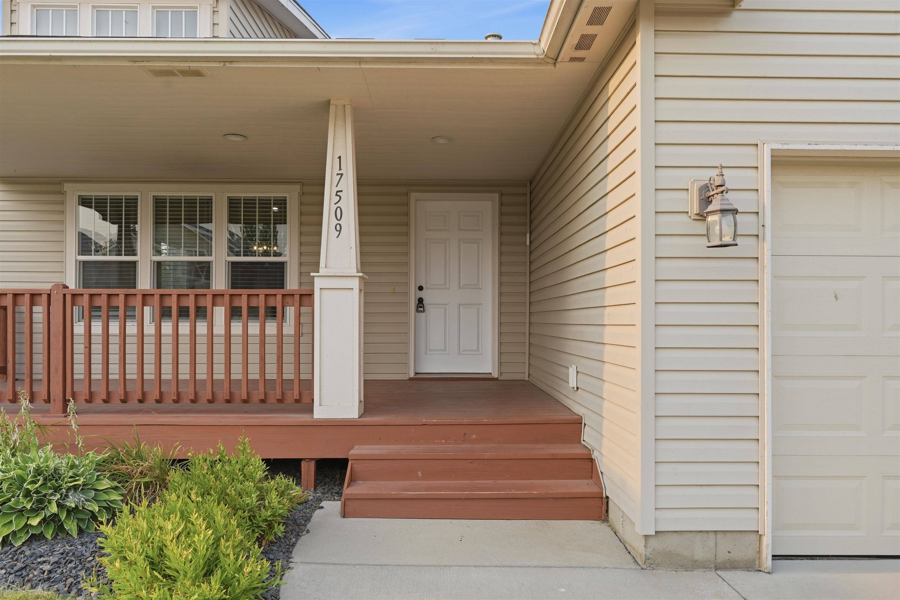 17509 E Nora Ln, Greenacres, WA 99016