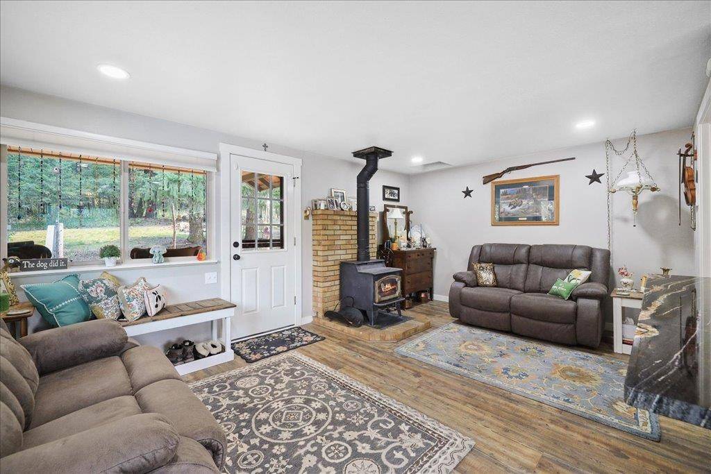 3262 Shady Ct, Valley, WA 99181