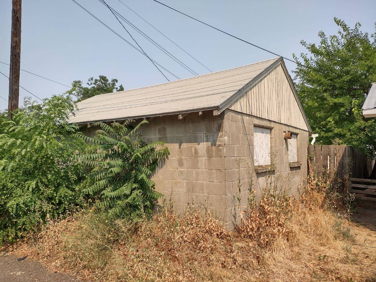 1012 E Indiana Ave, Spokane, WA 99207
