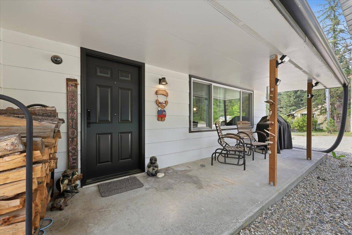 1061 Roberts Rd, Newport, WA 99156