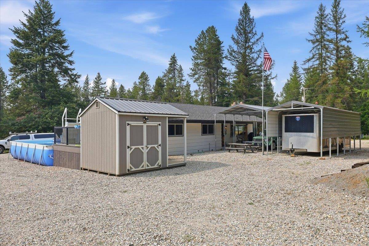 1061 Roberts Rd, Newport, WA 99156