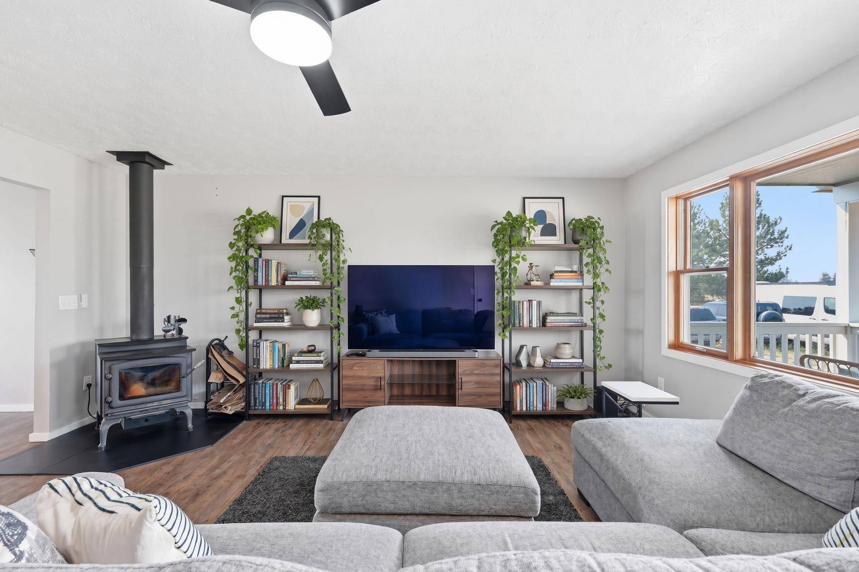 1305 W Viewmont Rd, Spokane, WA 99224