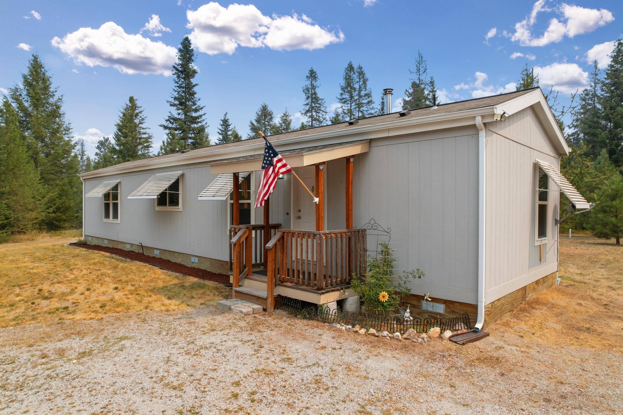 11222 Deer Valley Rd, Newport, WA 99156