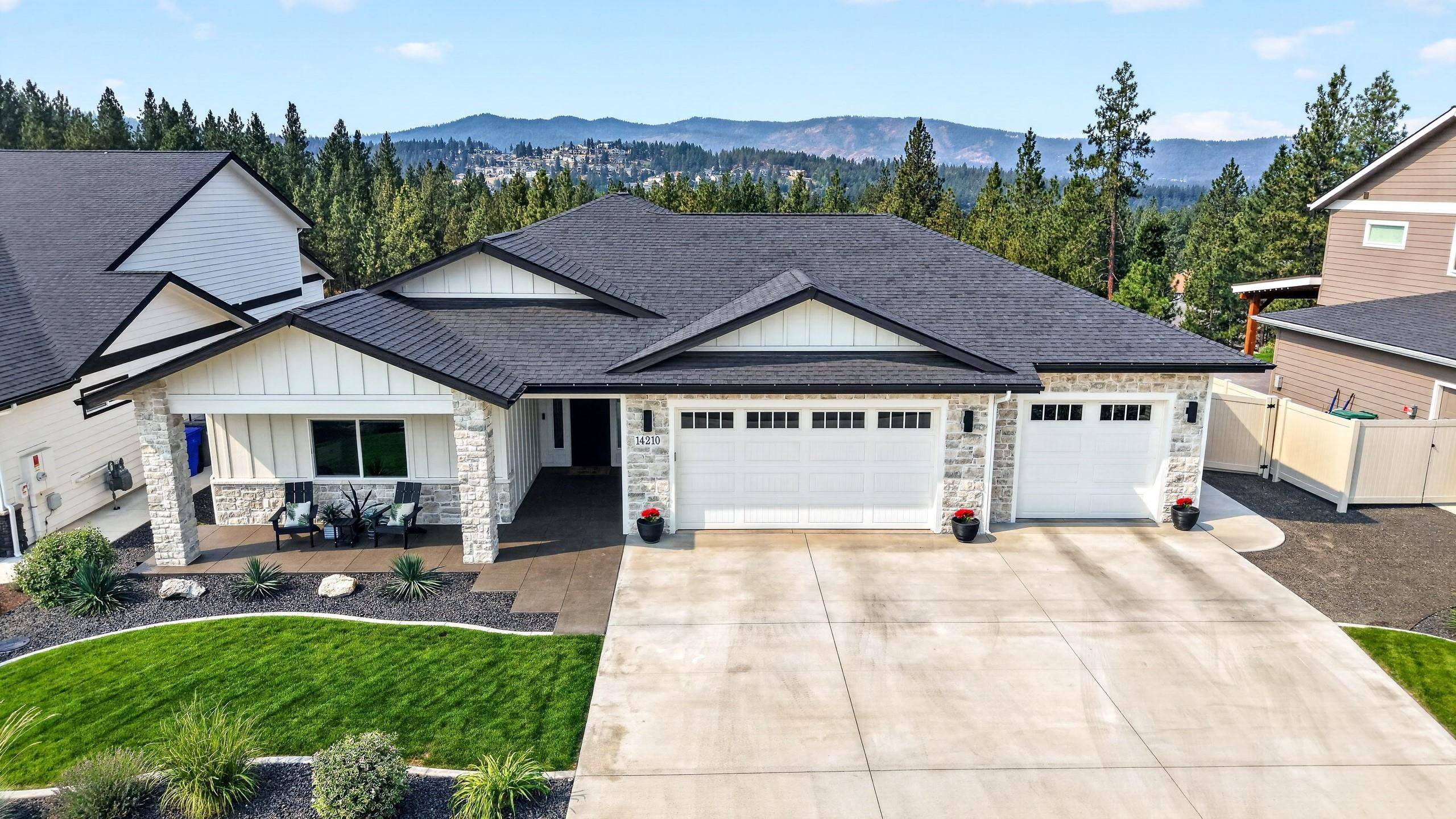 14210 E 39th Ln, Veradale, WA 99037