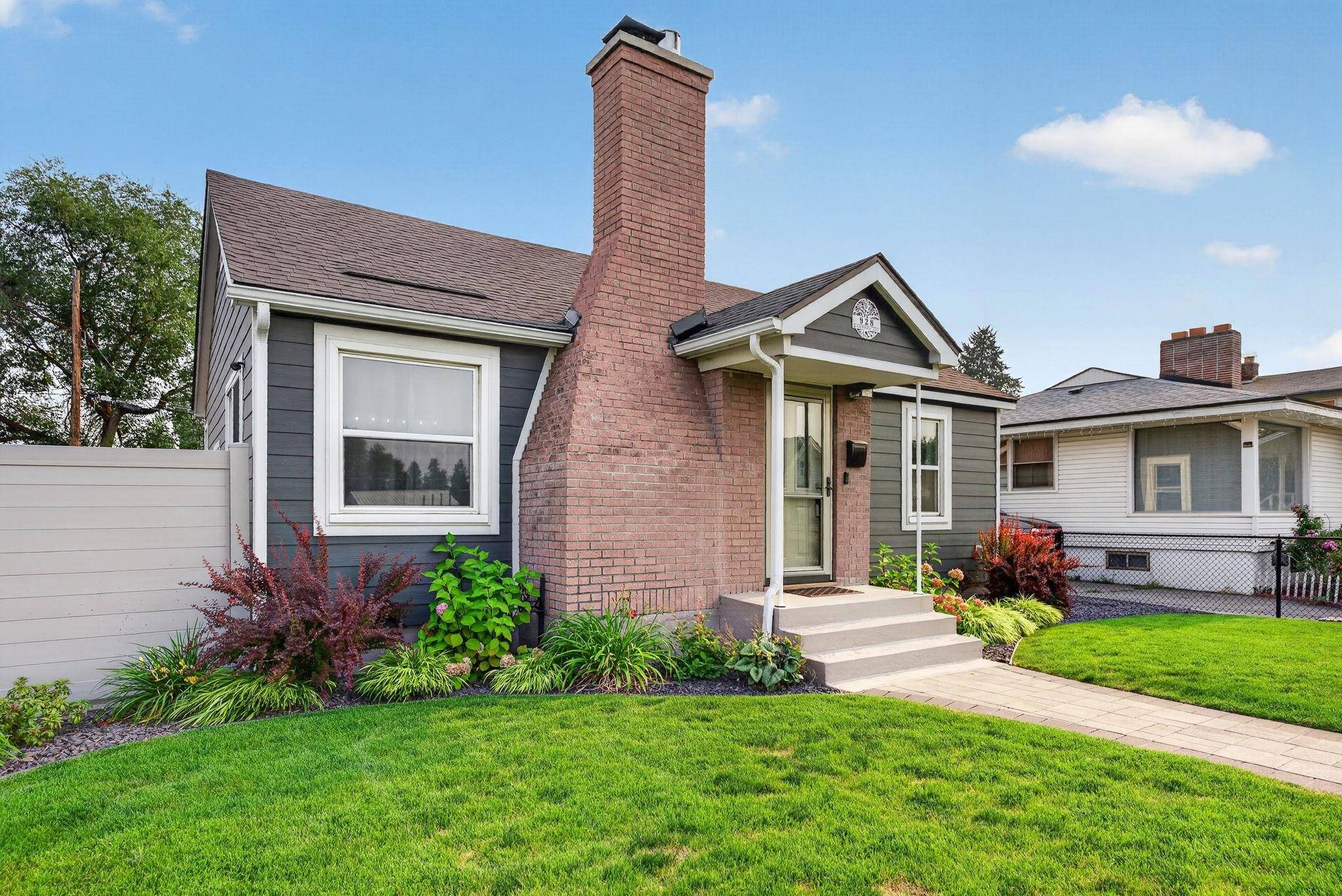 928 E Olympic Ave Ave, Spokane, WA 99207