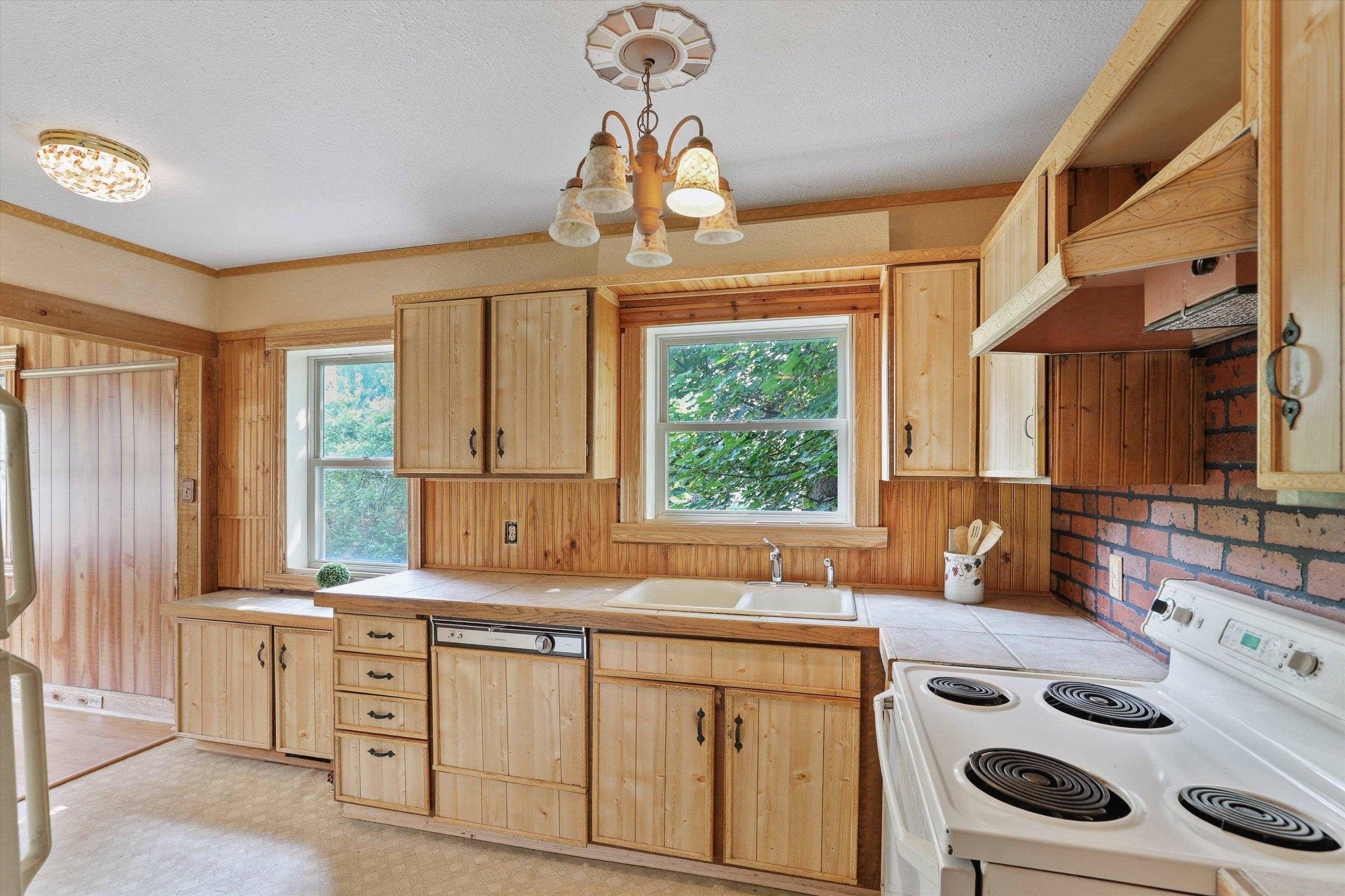 16 N Arties Ct, Spokane Valley, WA 99016