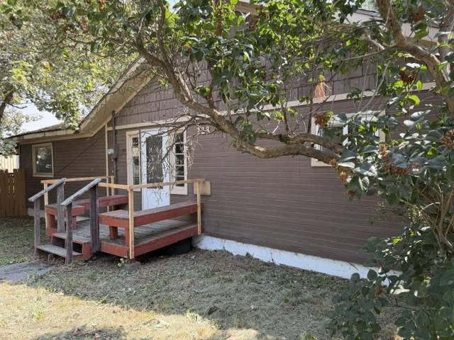 228 W Poplar St, Tekoa, WA 99033