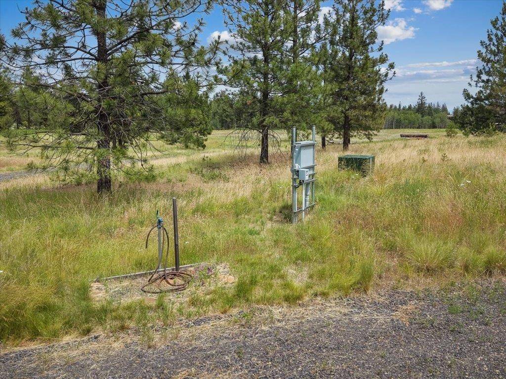 14933 W Burnett Rd, Nine Mile Falls, WA 99026
