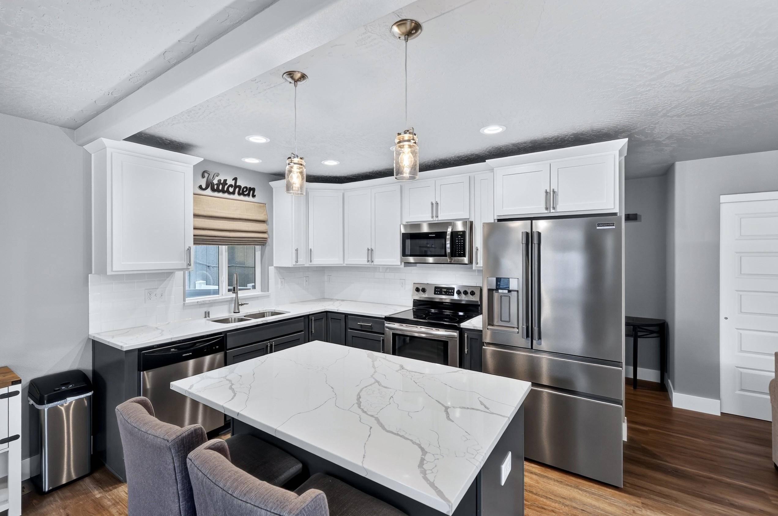 806 E Canterbury Ln, Colbert, WA 99005