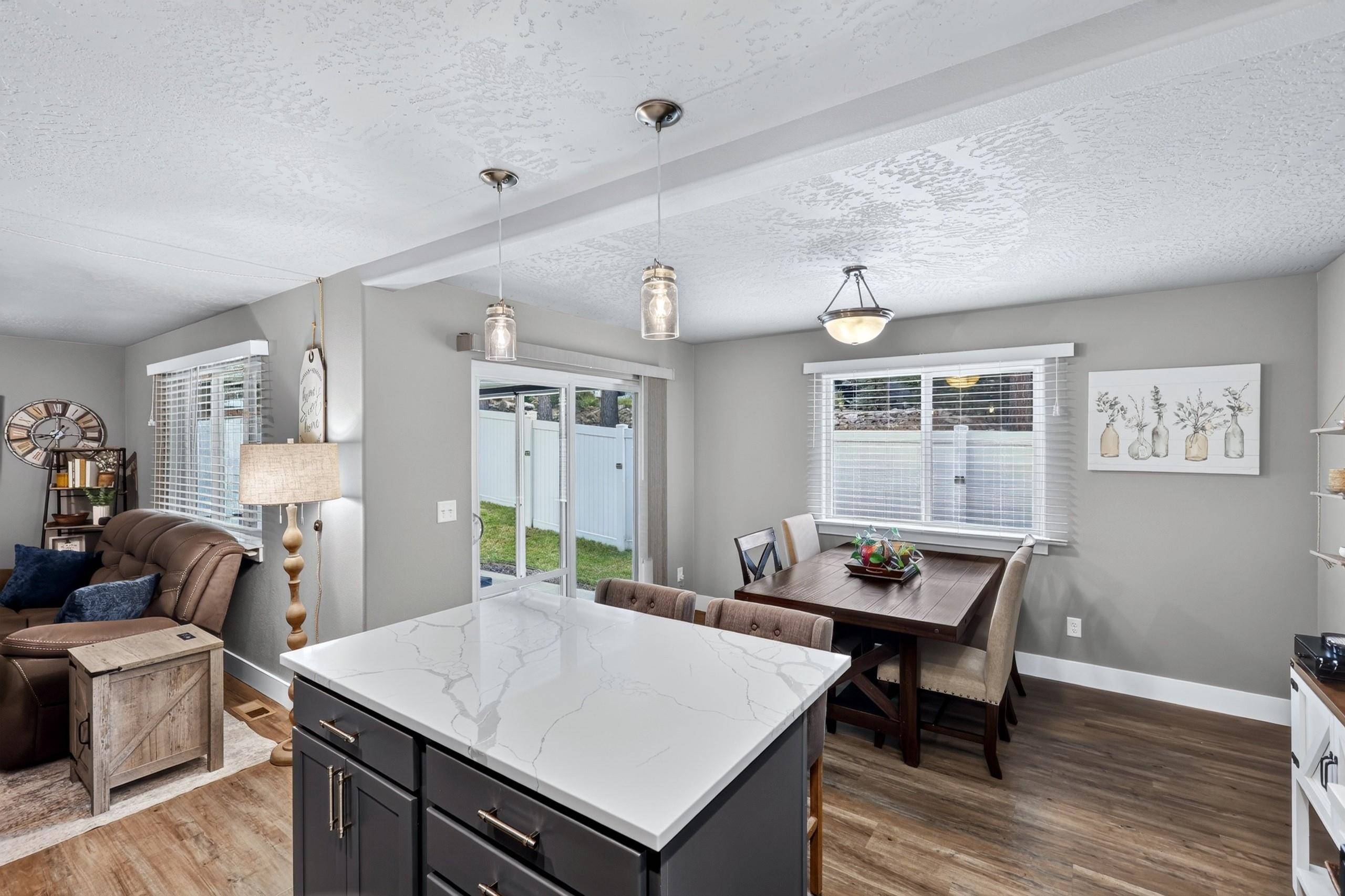 806 E Canterbury Ln, Colbert, WA 99005