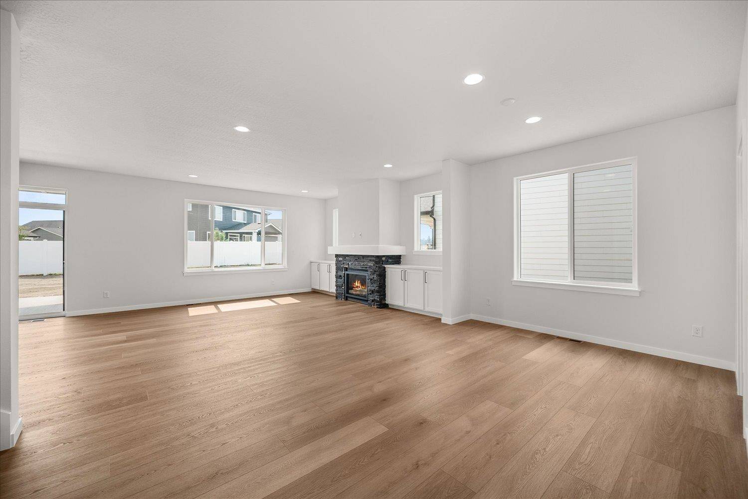 12242 N VALENCIA Ave, Spokane, WA 99218