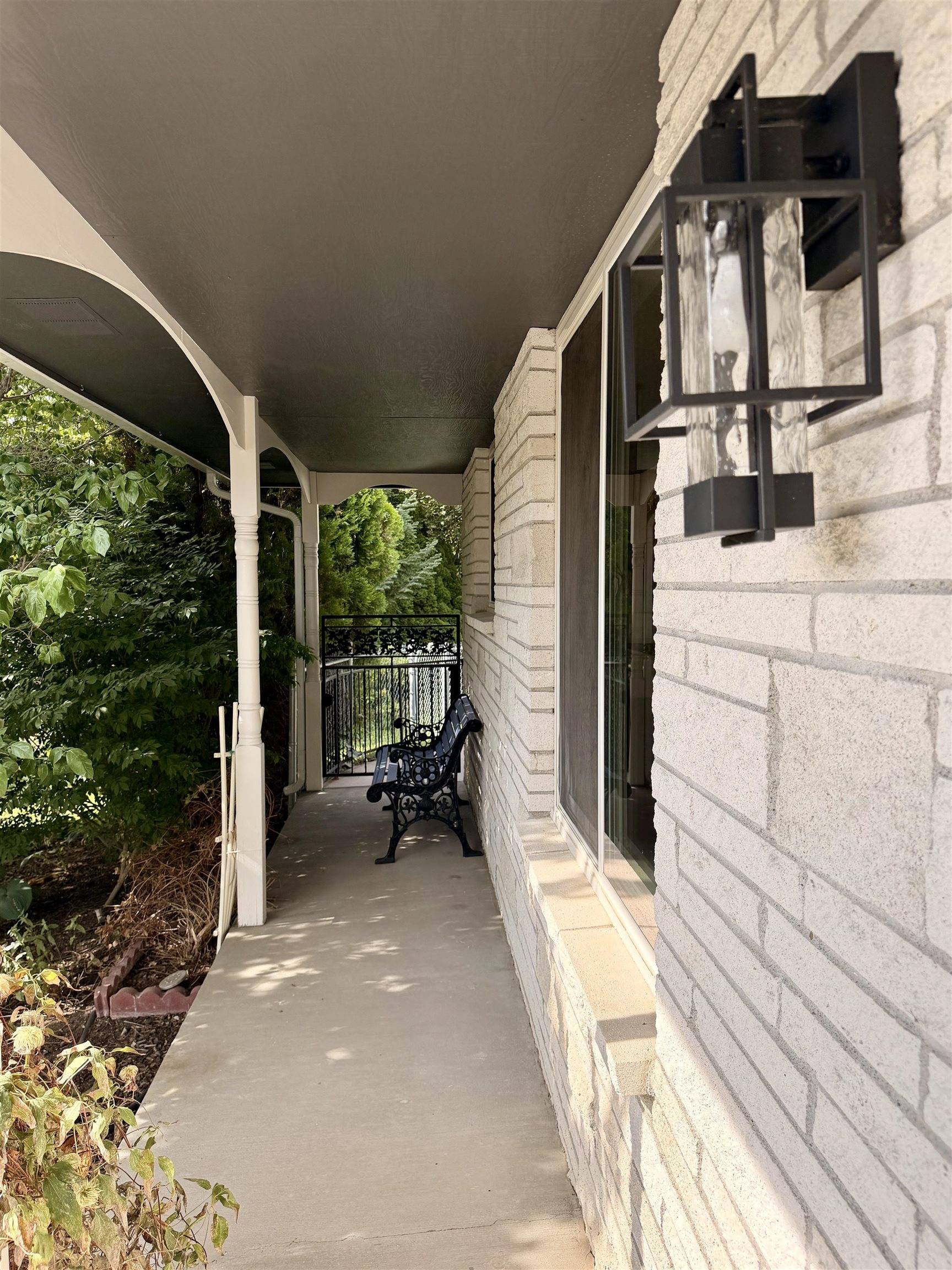 9924 N Woodridge Dr, Spokane, WA 99208