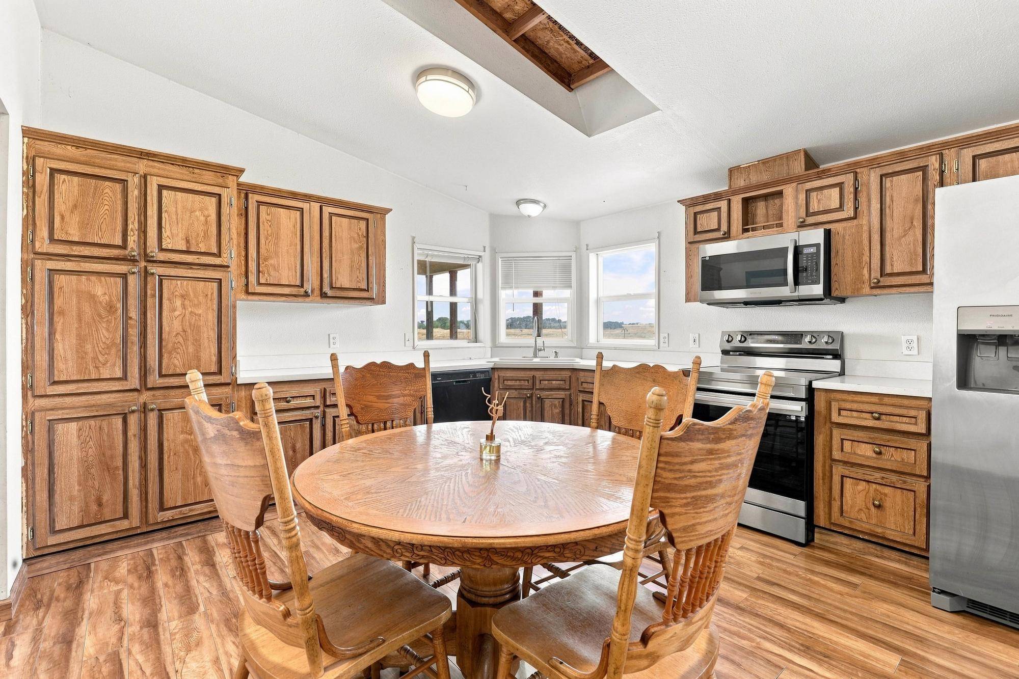 52900 E Bisson Rd, Reardan, WA 99029