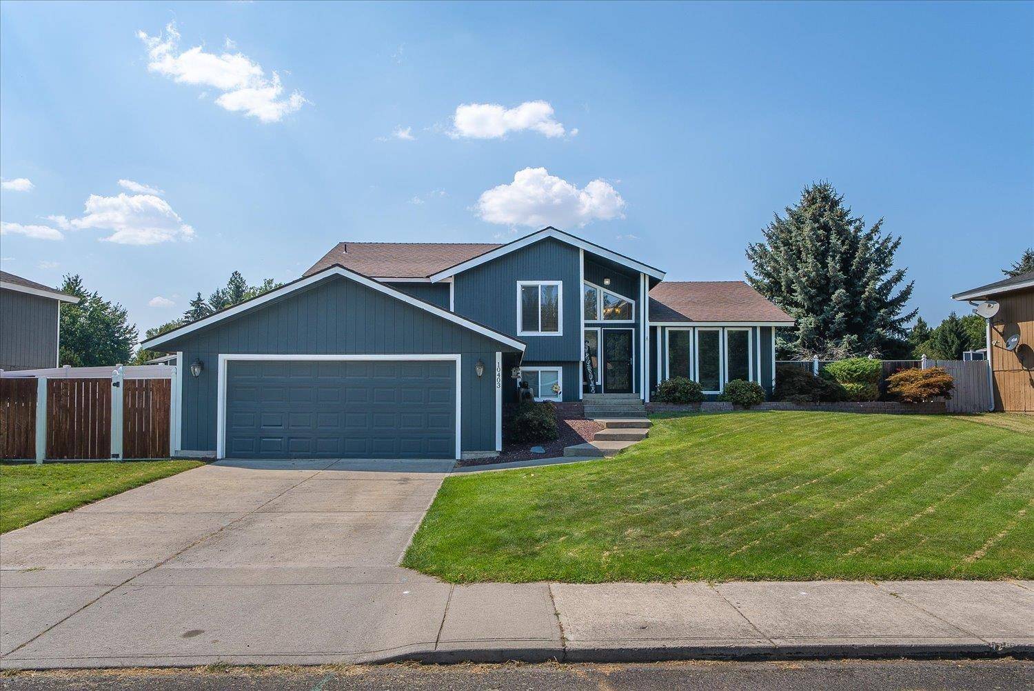 10403 N Arrowhead Rd Dr, Spokane, WA 99208
