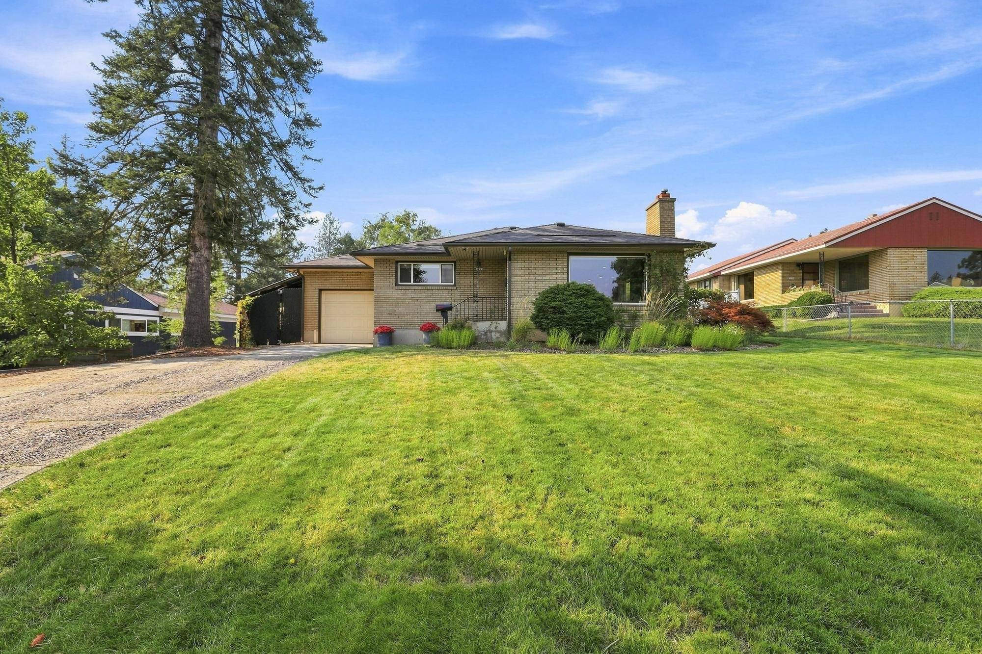 3228 W Queen Pl, Spokane, WA 99205