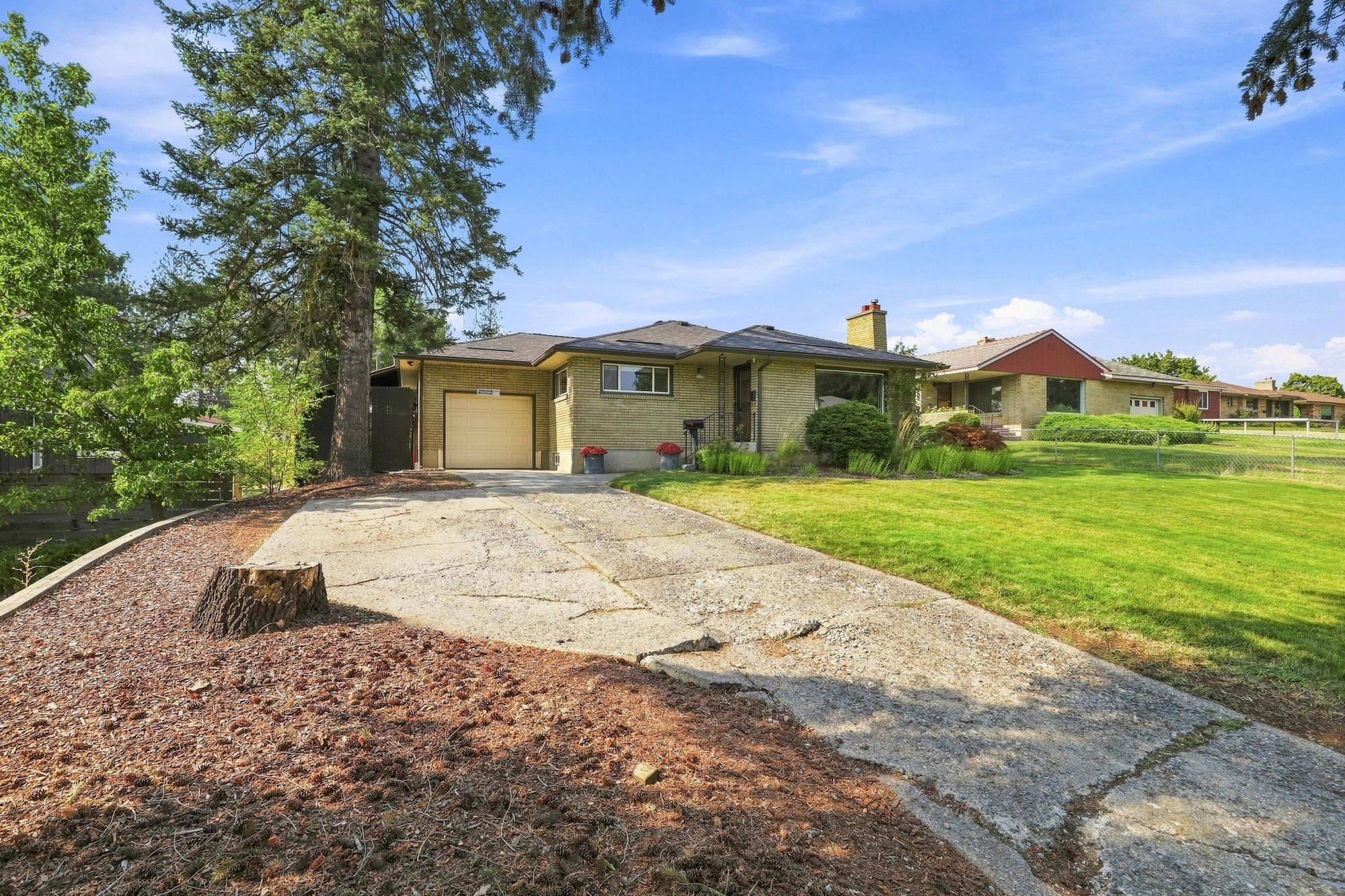 3228 W Queen Pl, Spokane, WA 99205